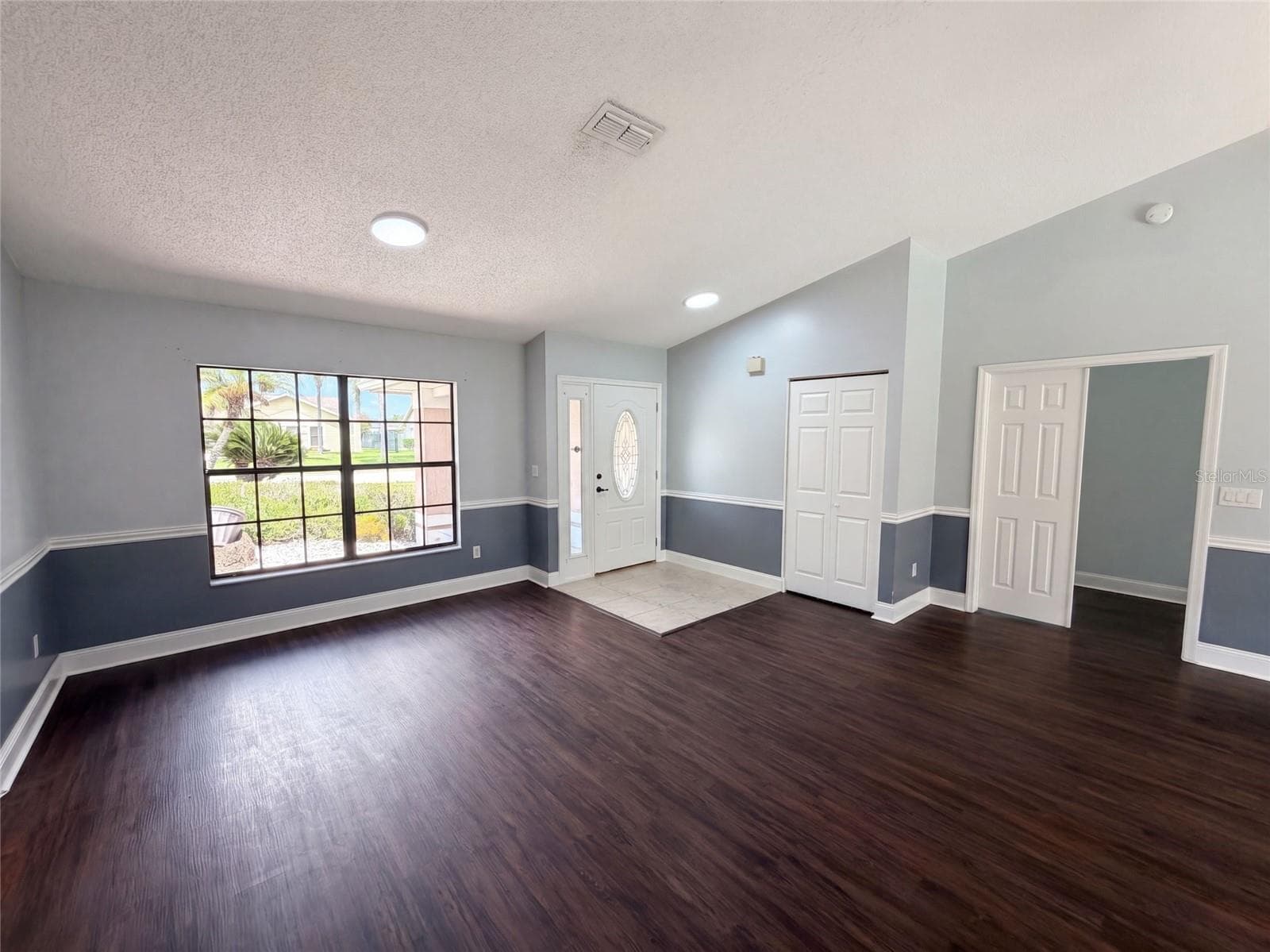 Single Family Residence at 14725 EAGLES CROSSING DR, ORLANDO, photo 8 of 29