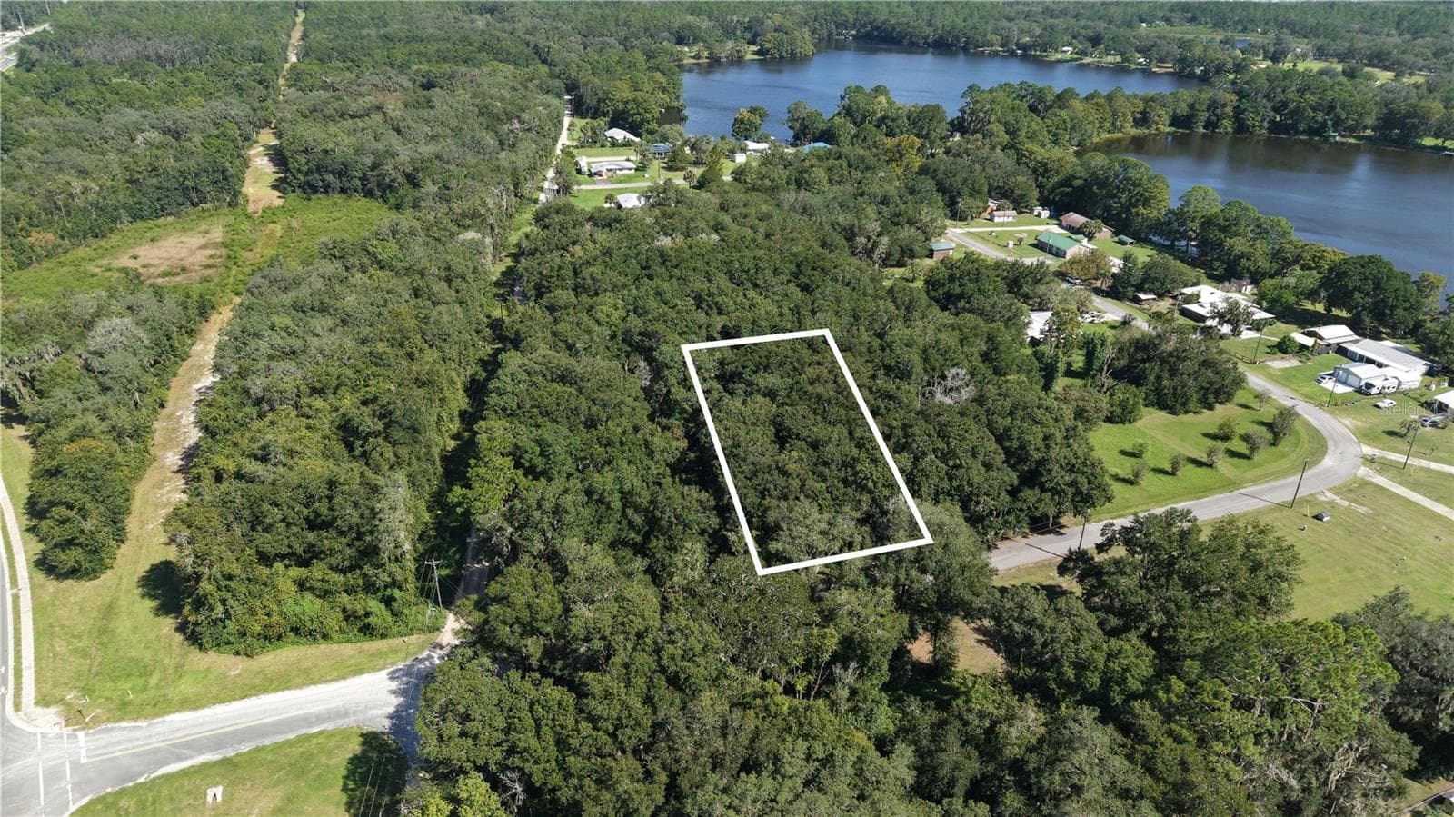 104 TWIN LAKE GROVE DR
