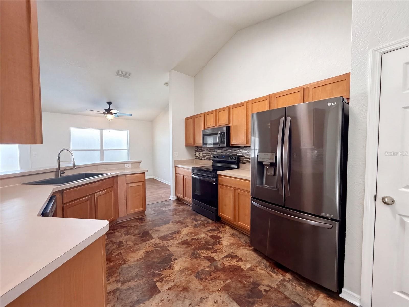 Single Family Residence at 6041 PARNELL AVE, SPRING HILL, photo 2 of 28