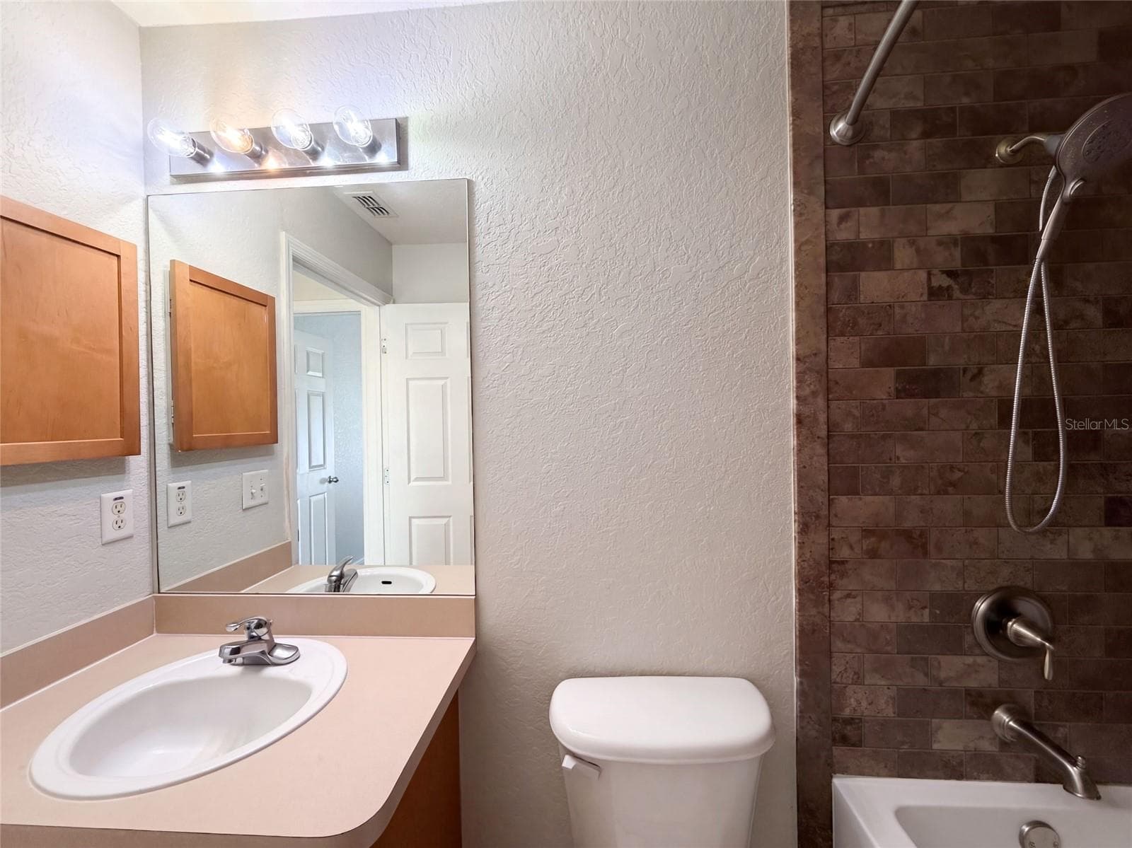 Single Family Residence at 6041 PARNELL AVE, SPRING HILL, photo 14 of 28
