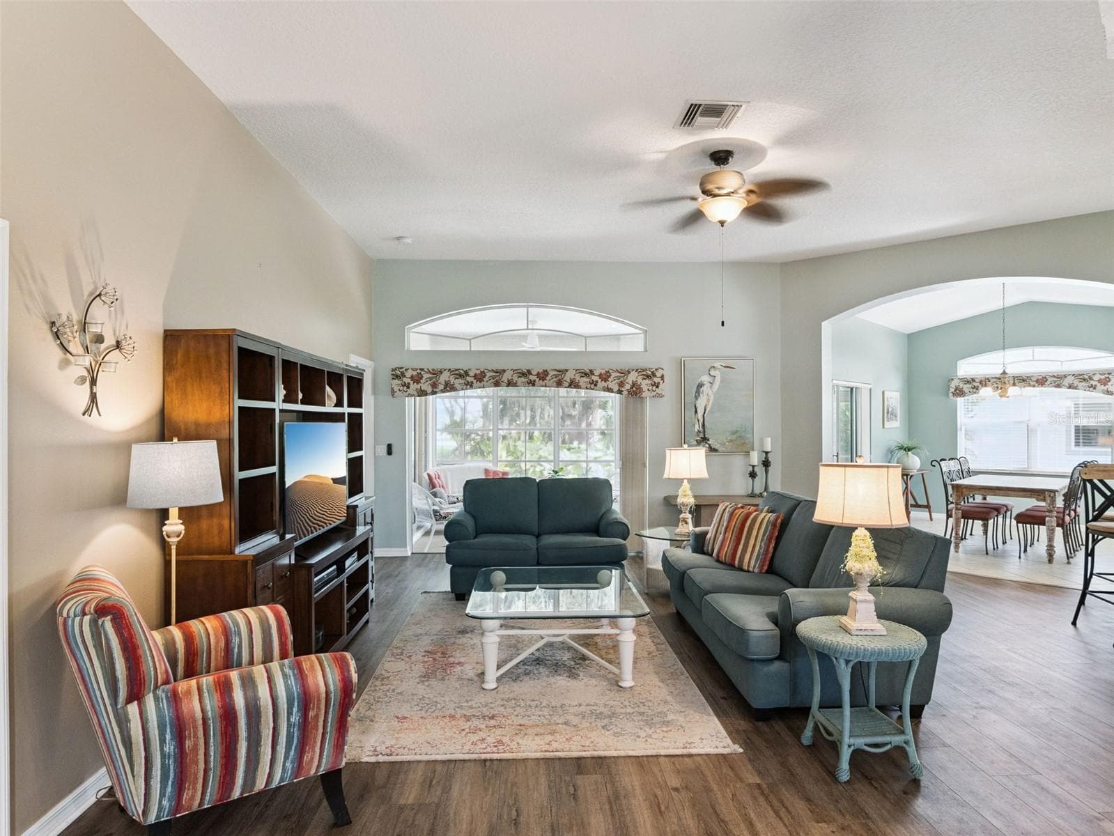 From the moment you enter, you feel a warm welcome. - 5401 ESSEX CT, LEESBURG