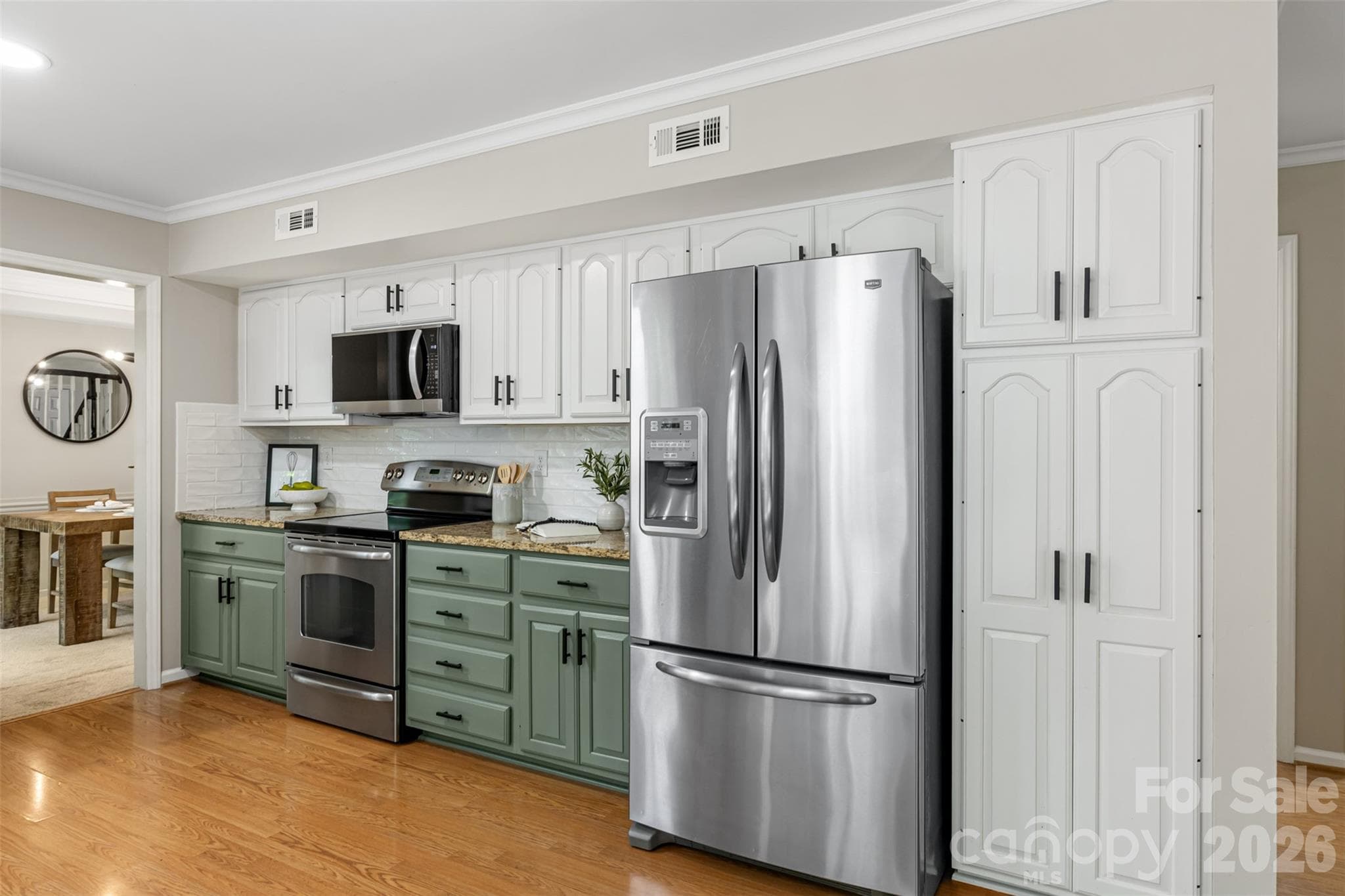 Refrigerator stays! - 6818 Millingden Court, Charlotte