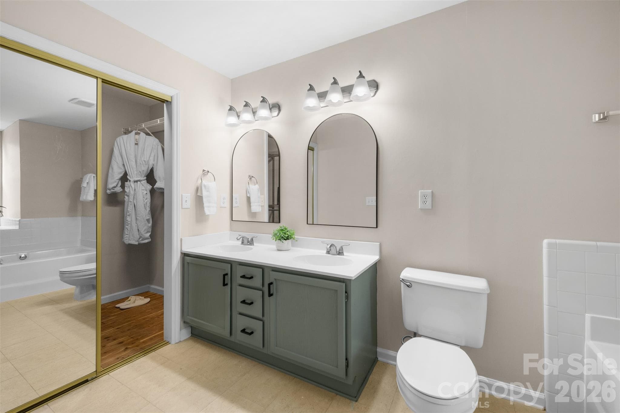 Double Vanity - 6818 Millingden Court, Charlotte