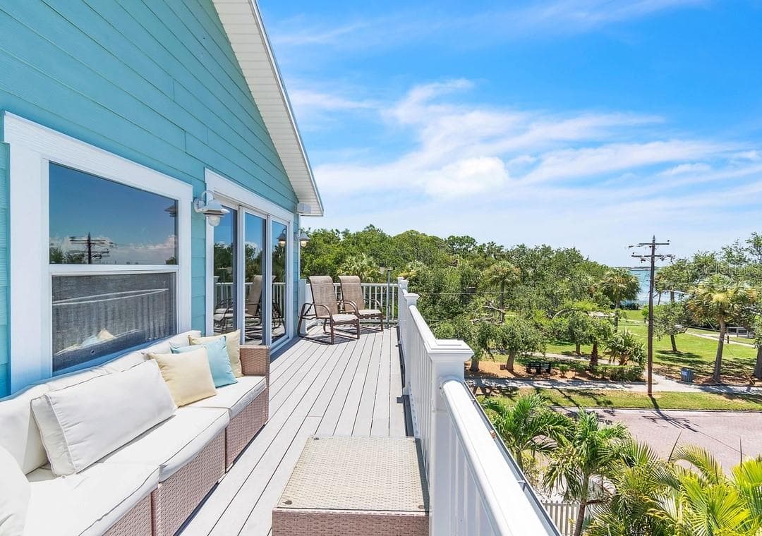 Single Family Residence at 5417 ESSEX AVE S, GULFPORT, photo 5 of 28