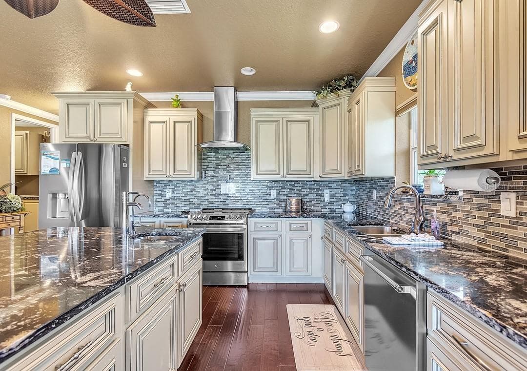 Single Family Residence at 5417 ESSEX AVE S, GULFPORT, photo 10 of 28