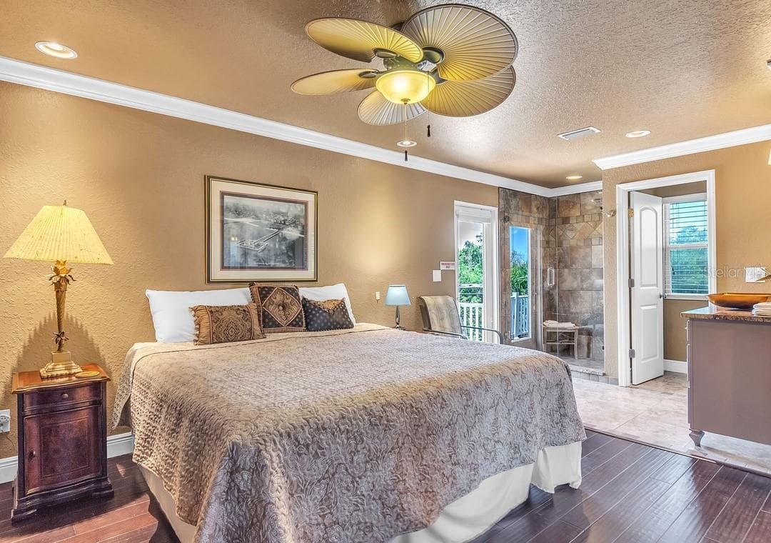 Single Family Residence at 5417 ESSEX AVE S, GULFPORT, photo 26 of 28