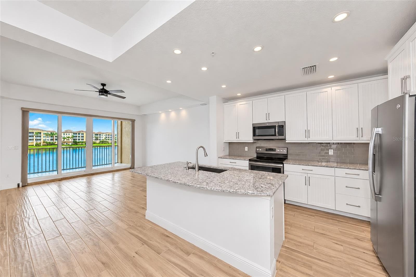 Condominium at 10530 BOARDWALK LOOP #202, BRADENTON, photo 4 of 48