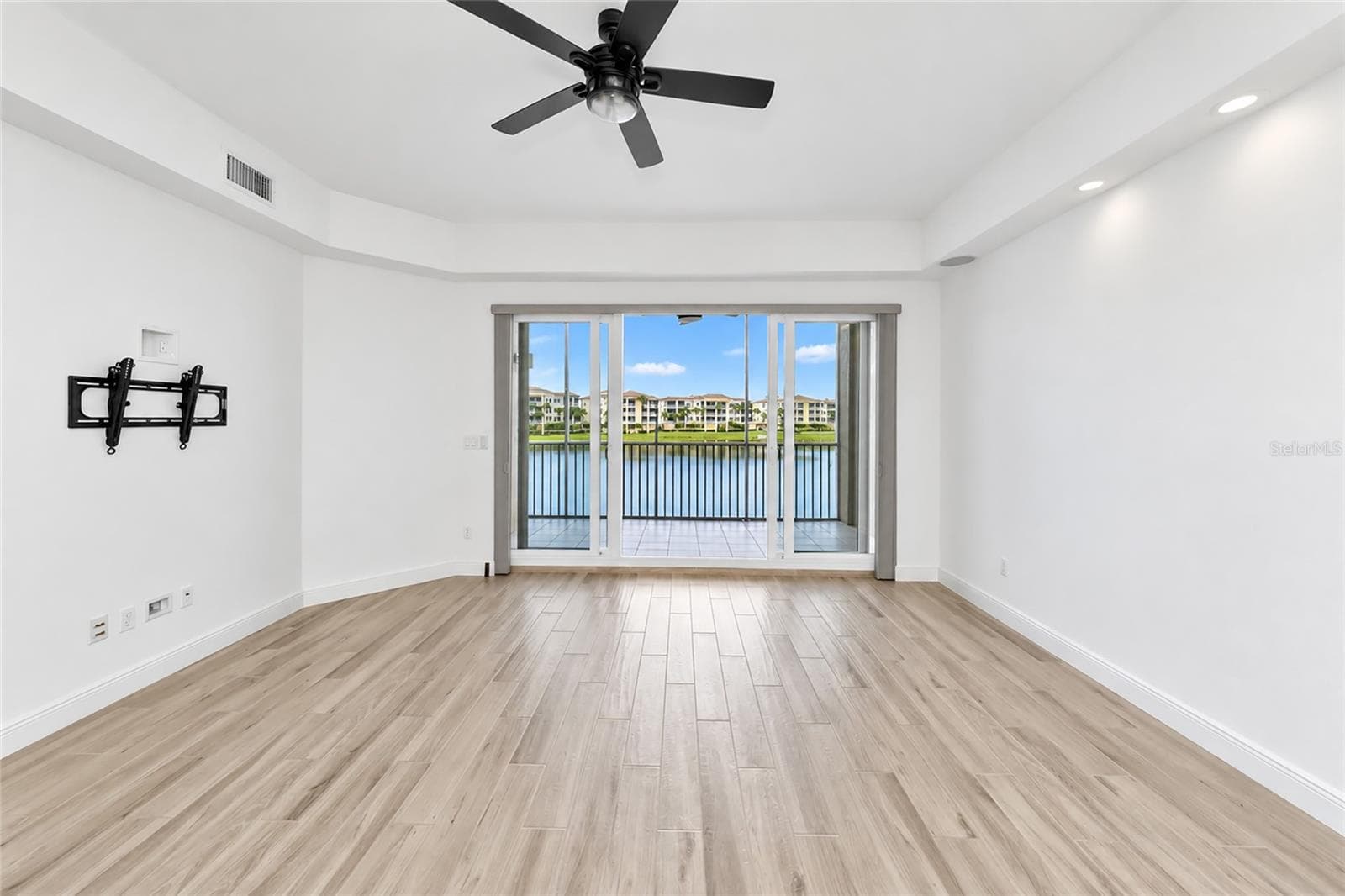 Condominium at 10530 BOARDWALK LOOP #202, BRADENTON, photo 5 of 48