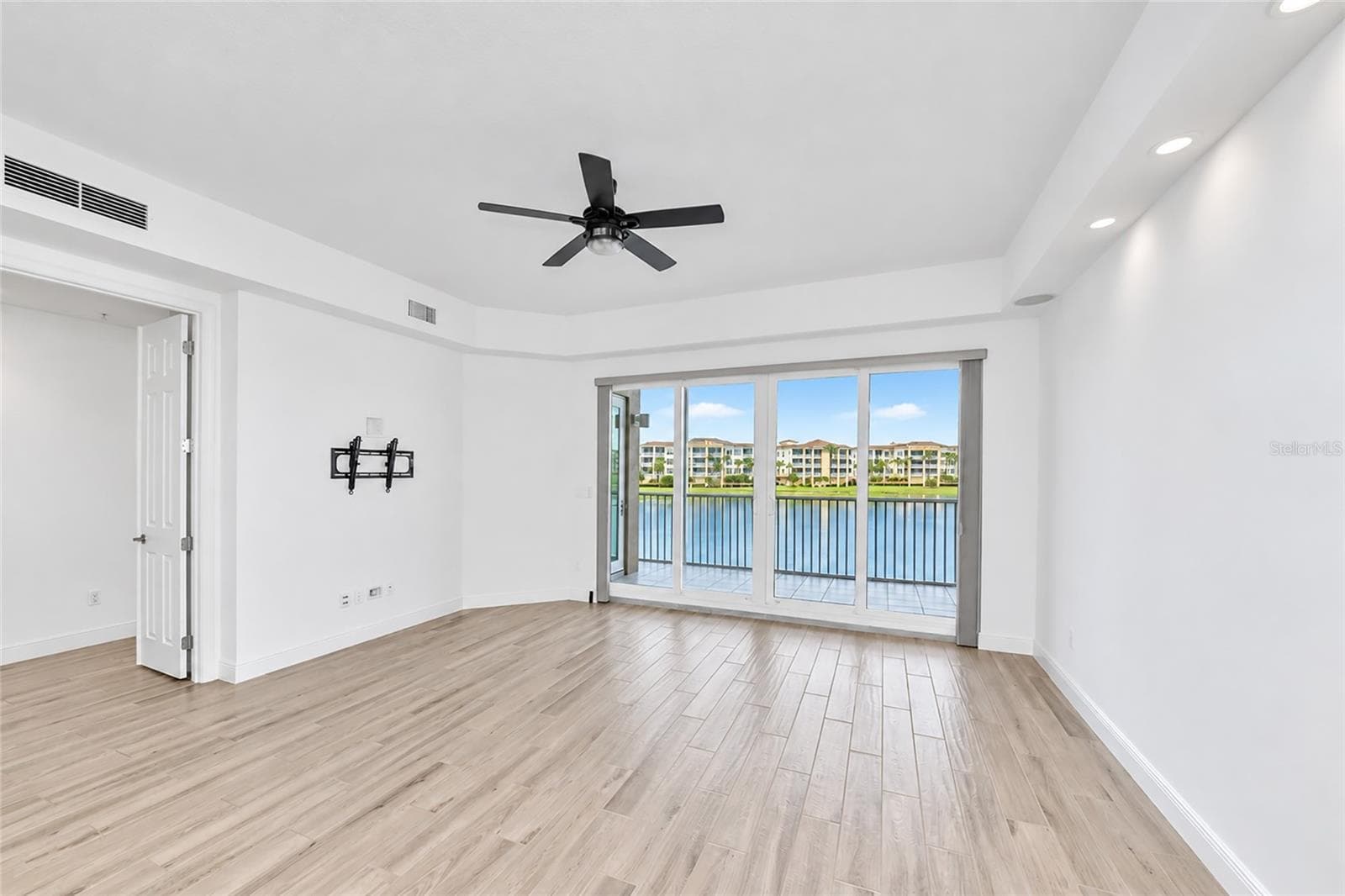 Condominium at 10530 BOARDWALK LOOP #202, BRADENTON, photo 6 of 48