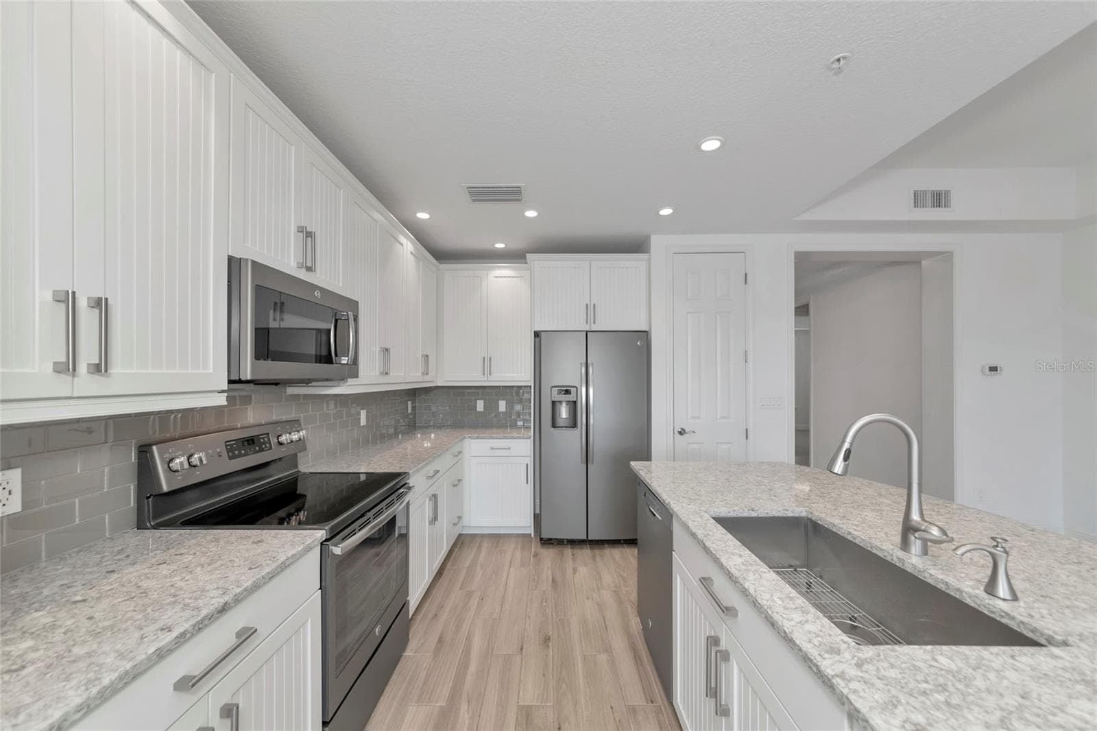 Condominium at 10530 BOARDWALK LOOP #202, BRADENTON, photo 14 of 48