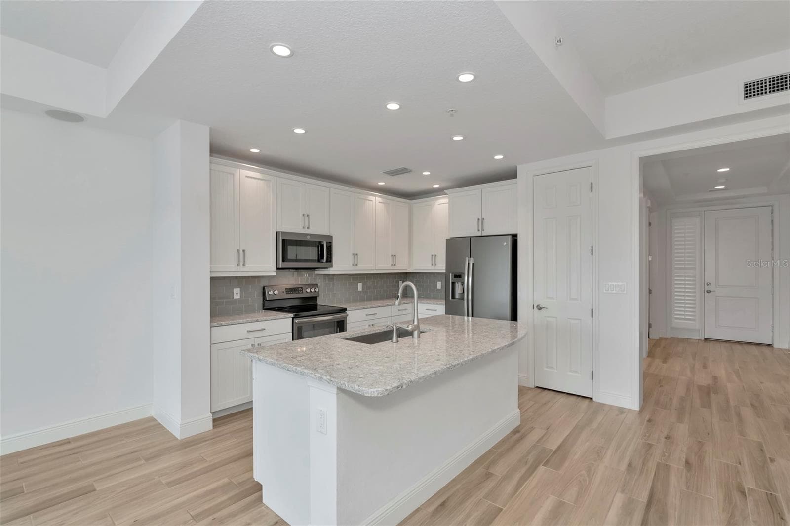 Condominium at 10530 BOARDWALK LOOP #202, BRADENTON, photo 15 of 48