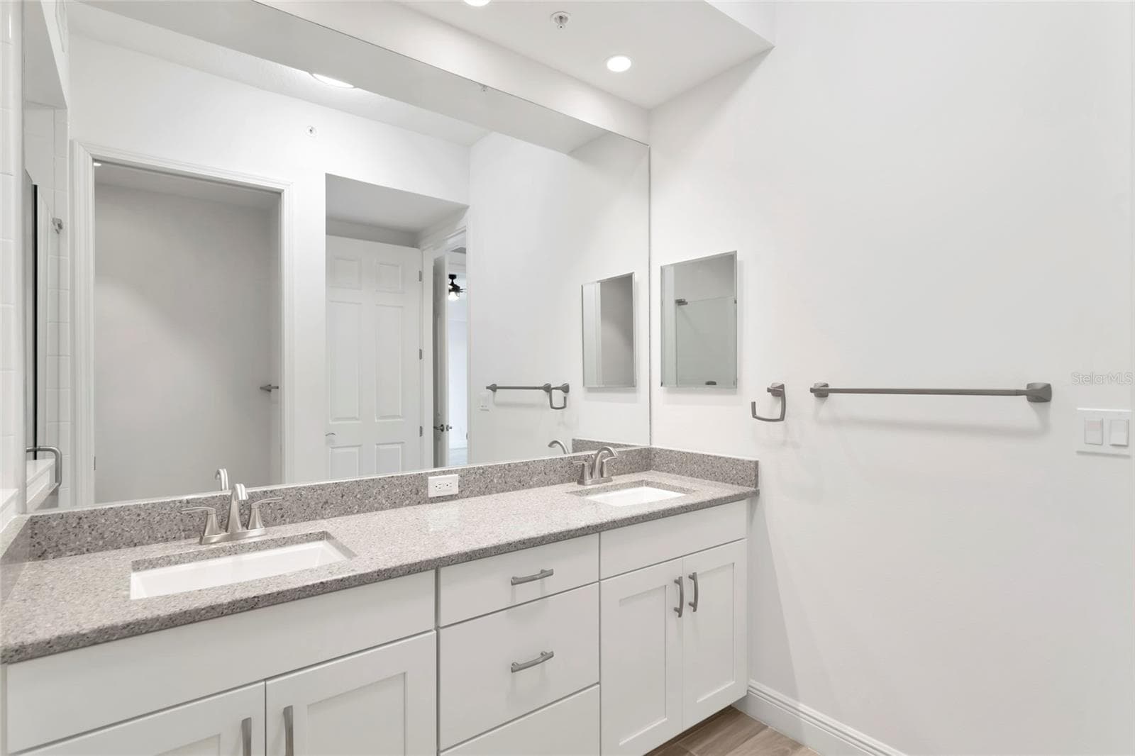 Condominium at 10530 BOARDWALK LOOP #202, BRADENTON, photo 19 of 48