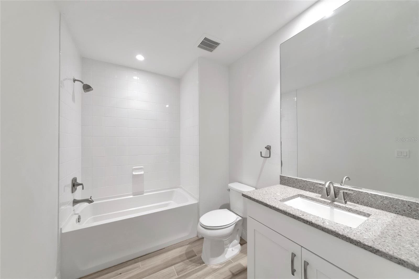 Condominium at 10530 BOARDWALK LOOP #202, BRADENTON, photo 25 of 48