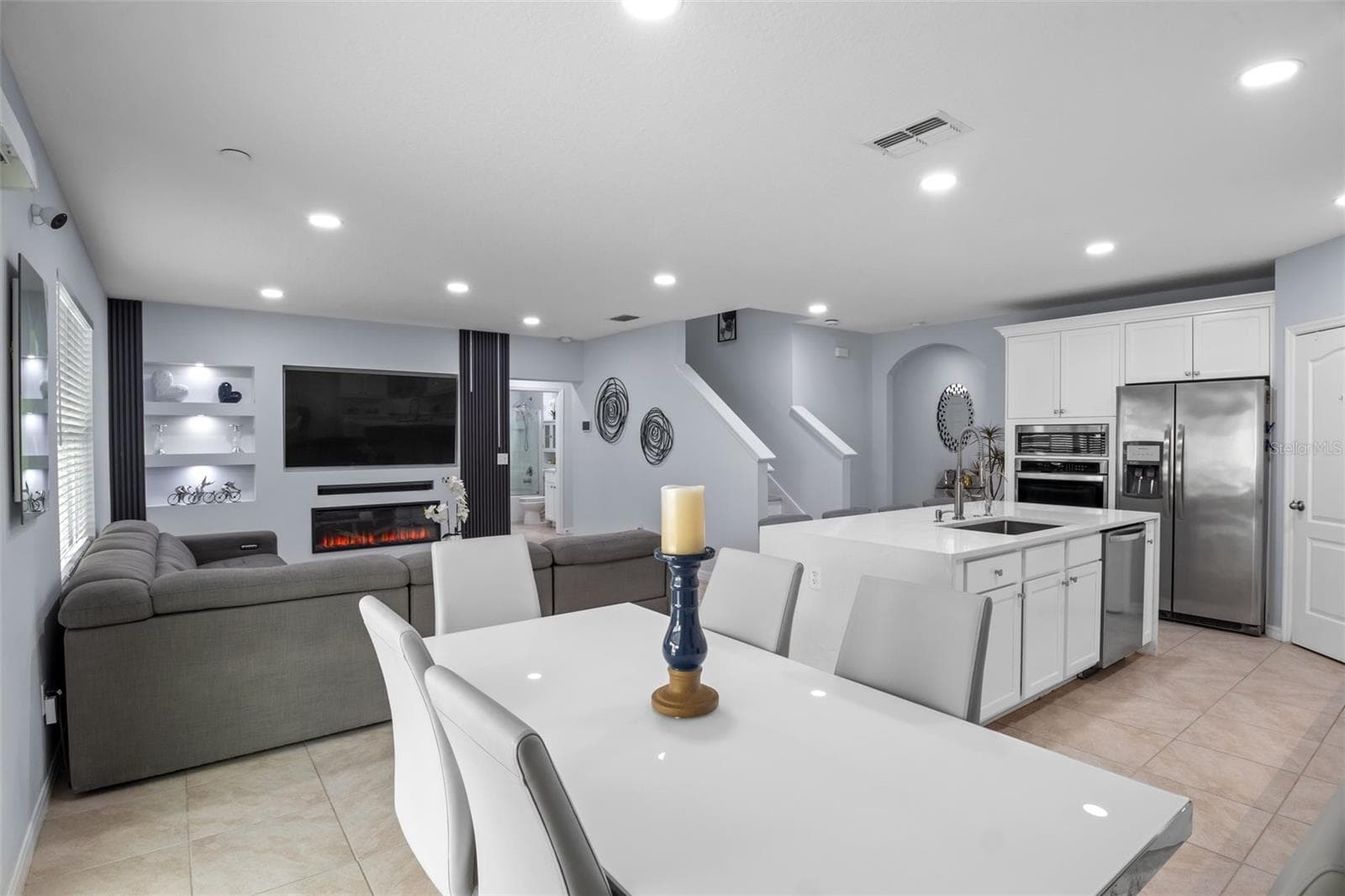 Dining/Living room - 2460 WHITE POPPY DR, KISSIMMEE