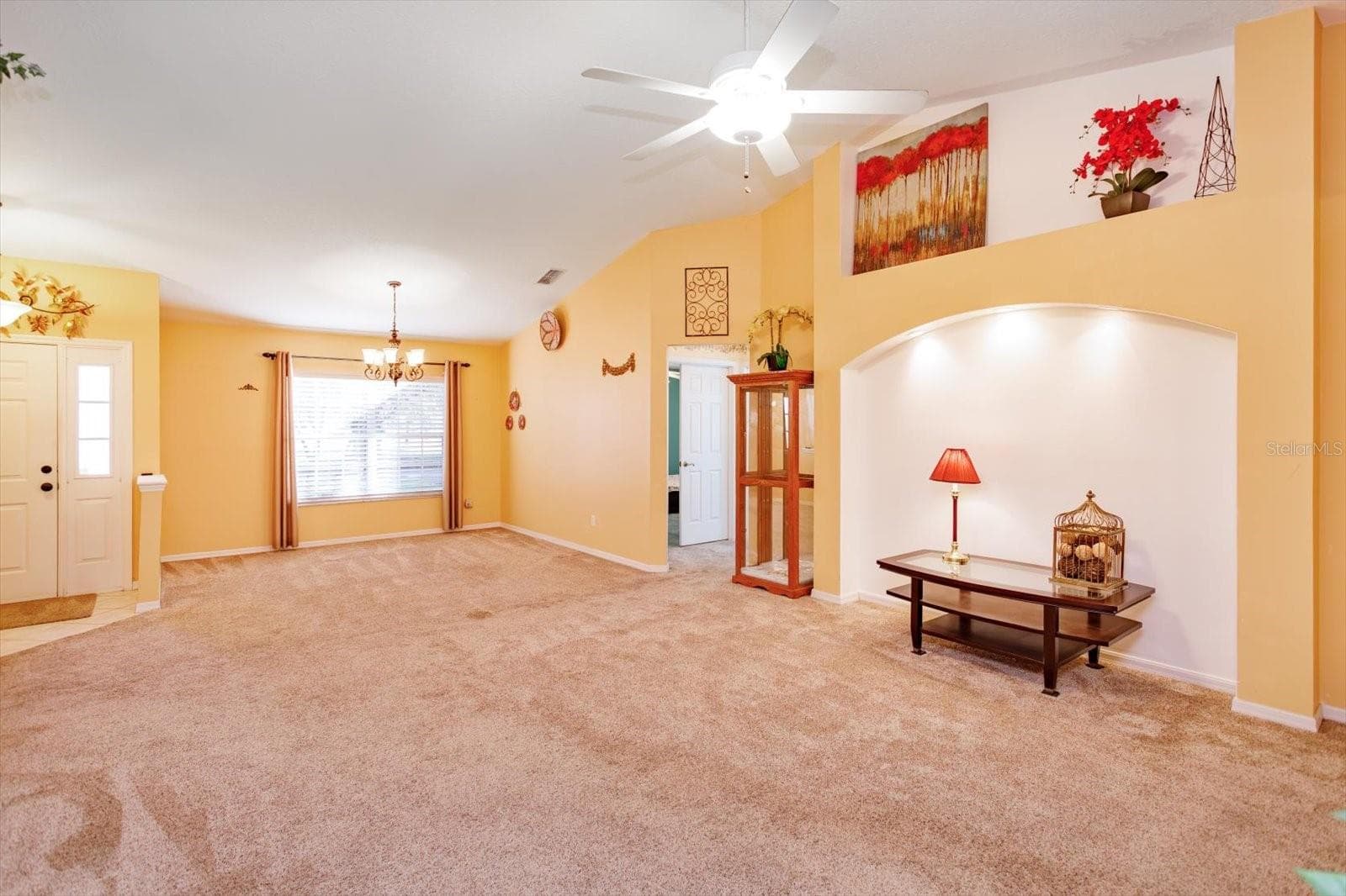Great room looking toward Foyer / Dining - 25845 GLEN EAGLE DR, LEESBURG