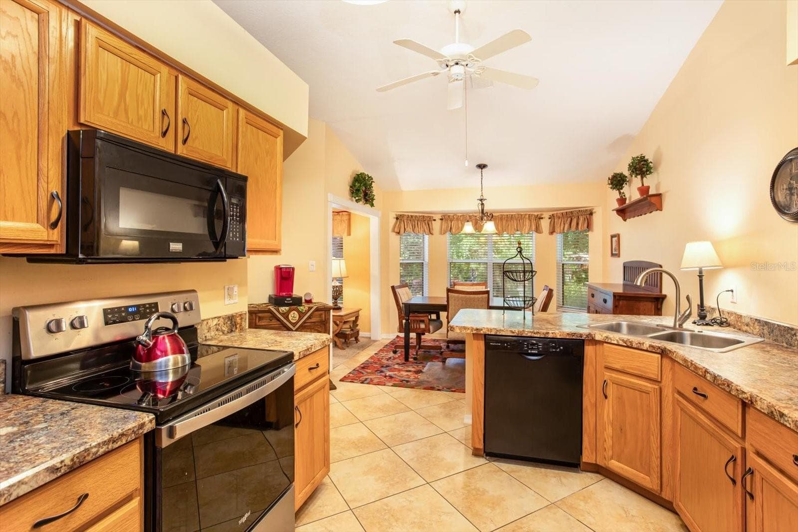 Single Family Residence at 25845 GLEN EAGLE DR, LEESBURG, photo 17 of 43
