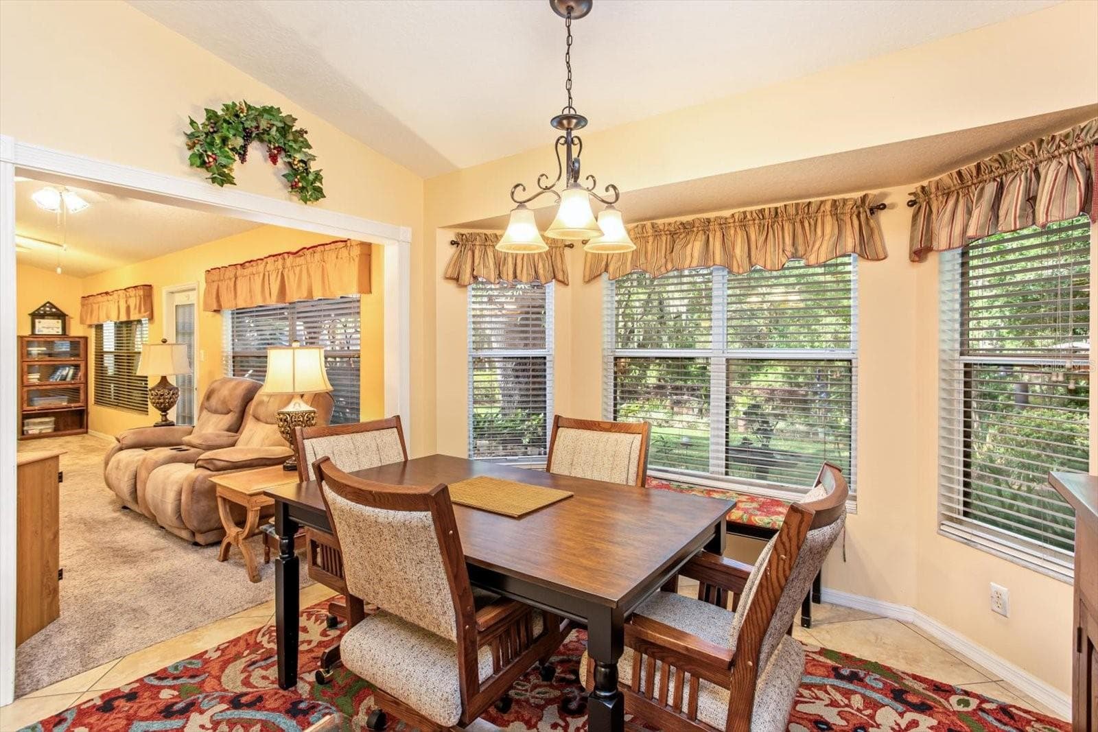 Breakfast nook - 25845 GLEN EAGLE DR, LEESBURG