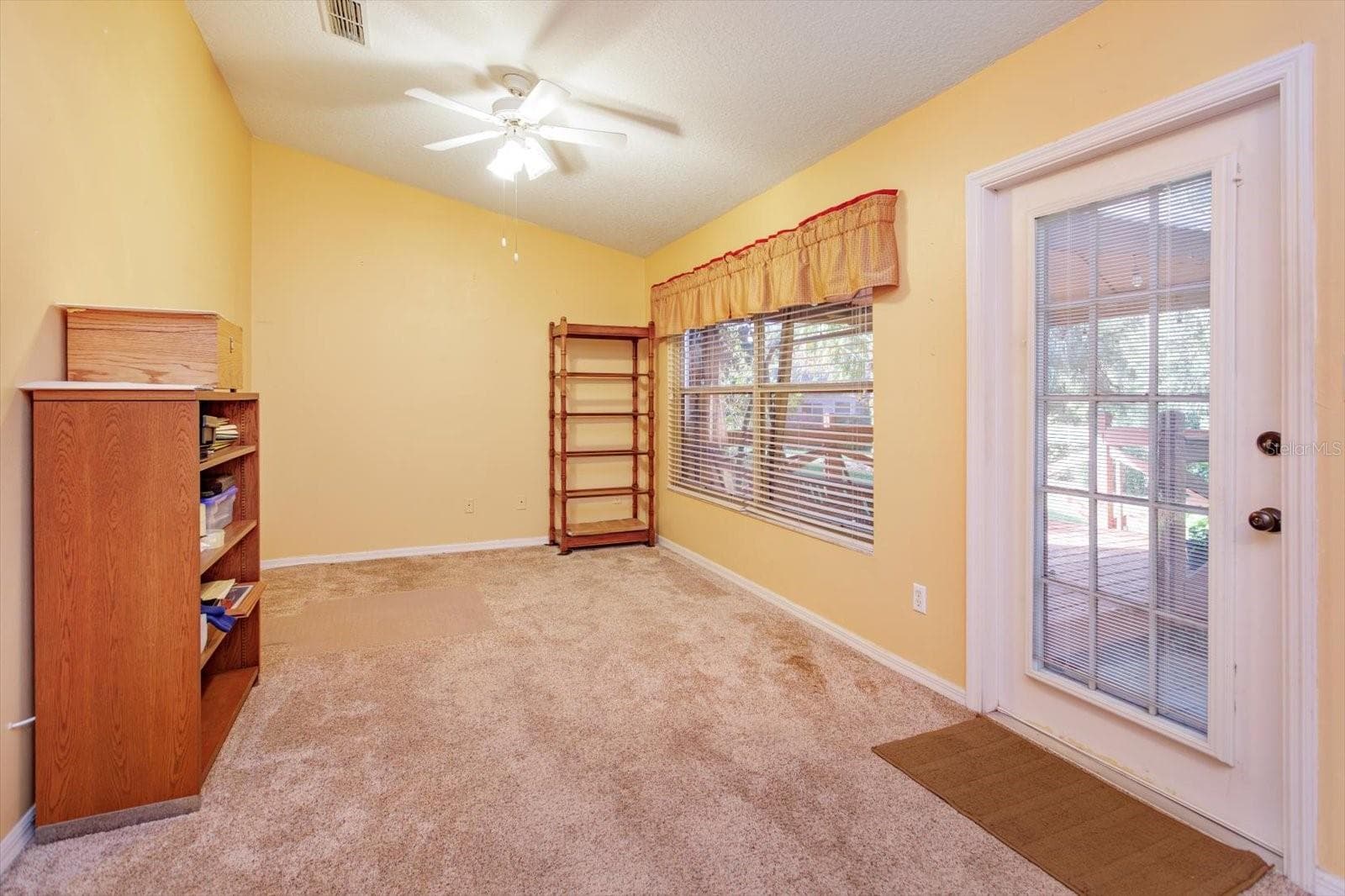 Office with access to the rear garden - 25845 GLEN EAGLE DR, LEESBURG