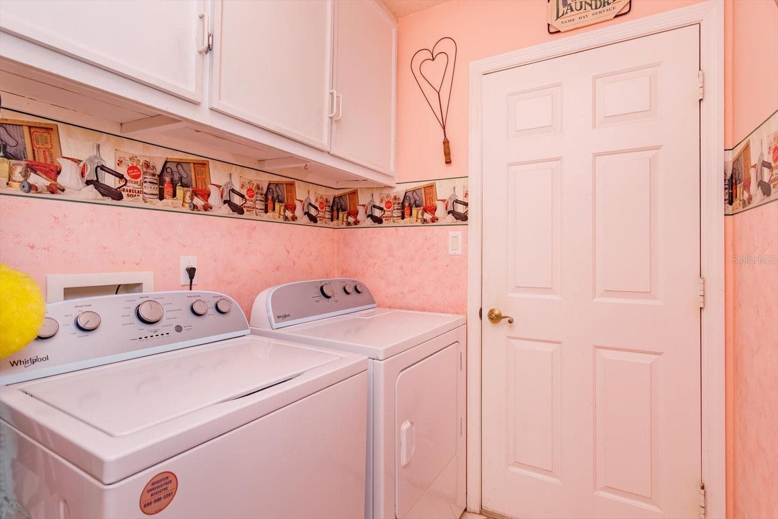 Inside laundry - 25845 GLEN EAGLE DR, LEESBURG