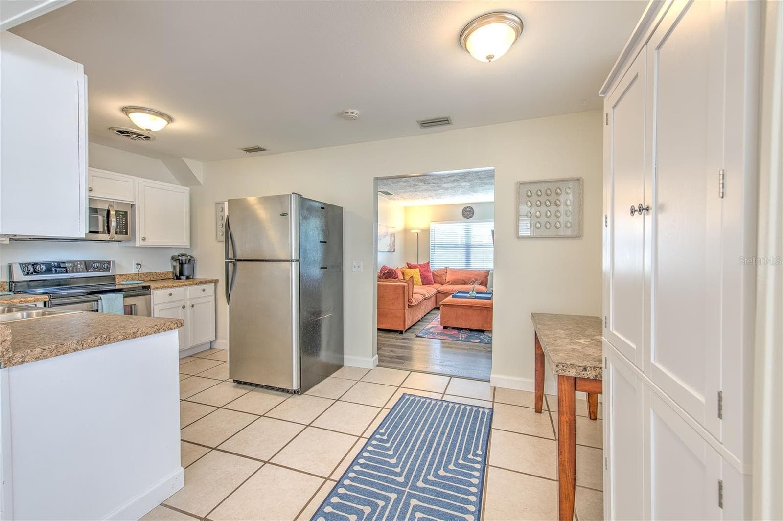 Single Family Residence at 4502 W PEARL AVE, TAMPA, photo 6 of 29