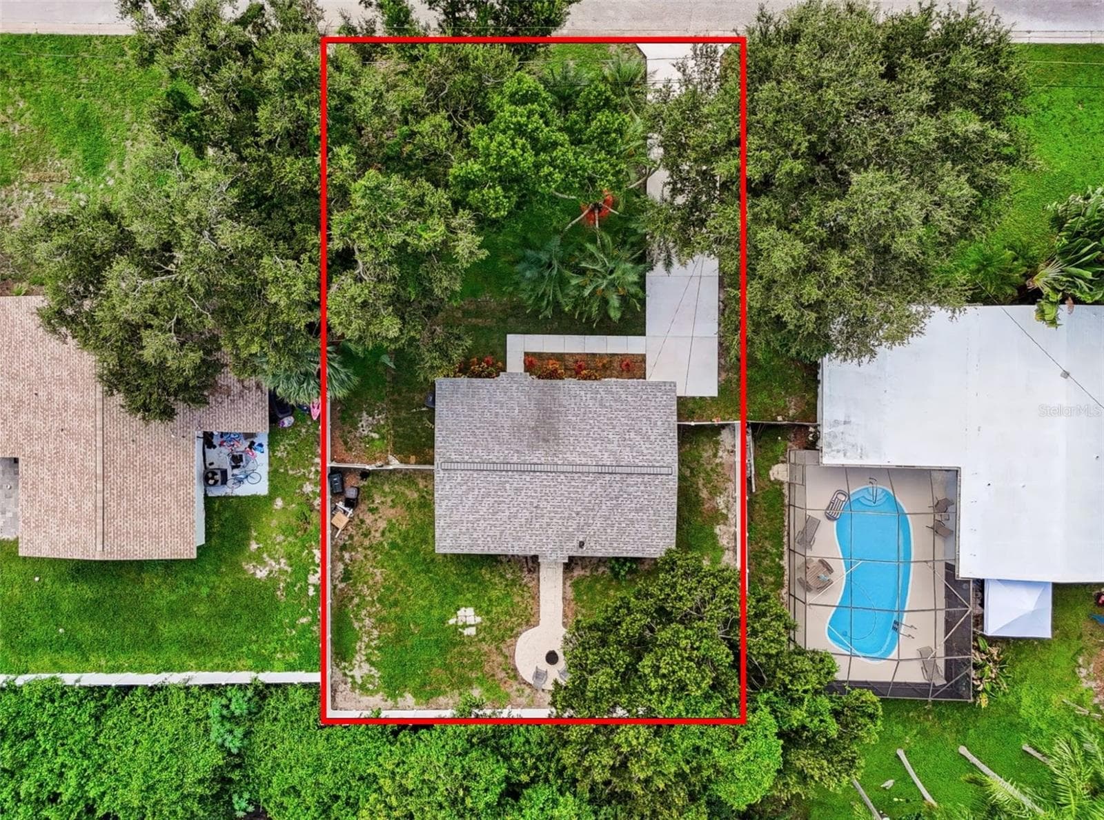 Single Family Residence at 327 BARBARA CIR, BELLEAIR, photo 16 of 26