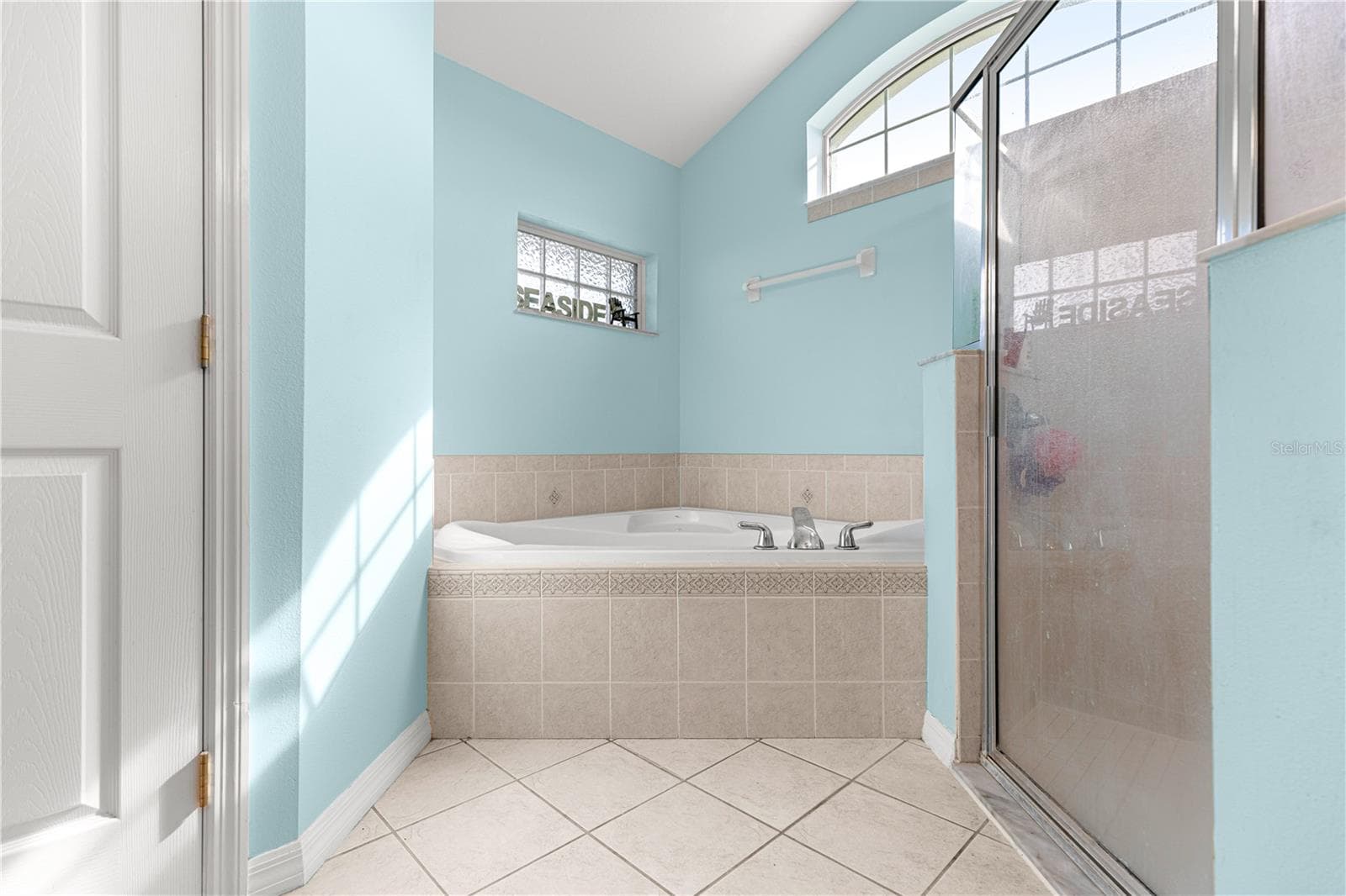 Primary Bathroom - 10100 SE 69TH TER, BELLEVIEW