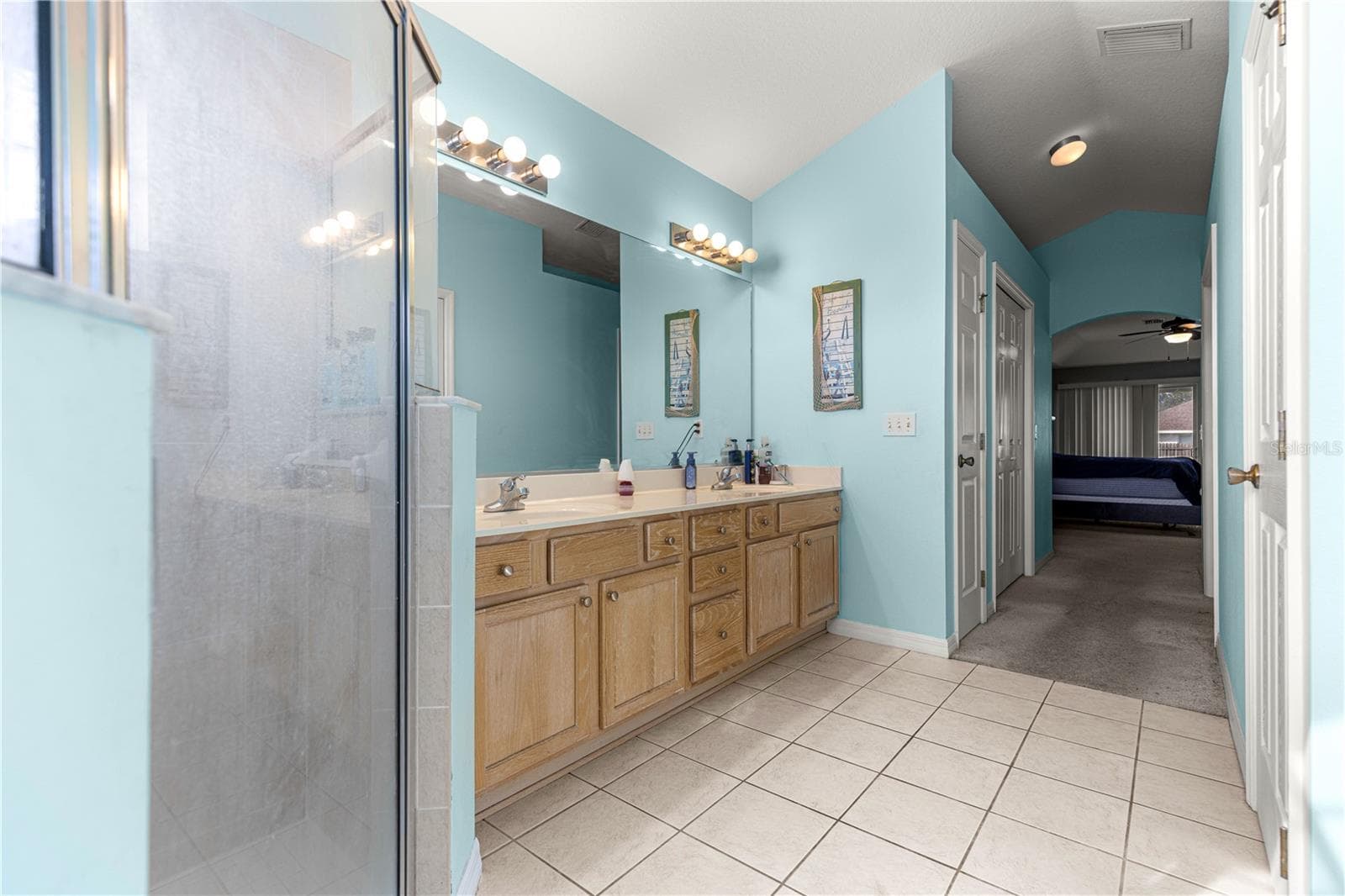 Primary Bathroom - 10100 SE 69TH TER, BELLEVIEW