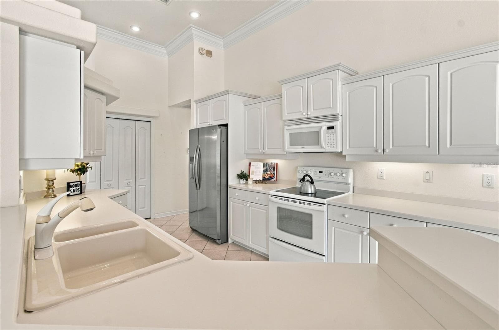 Single Family Residence at 1301 FOX CHAPEL DR, LUTZ, photo 16 of 69