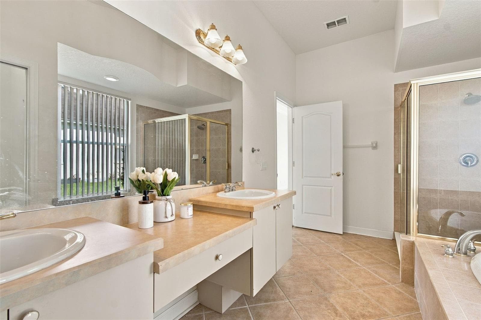 Single Family Residence at 1301 FOX CHAPEL DR, LUTZ, photo 38 of 69
