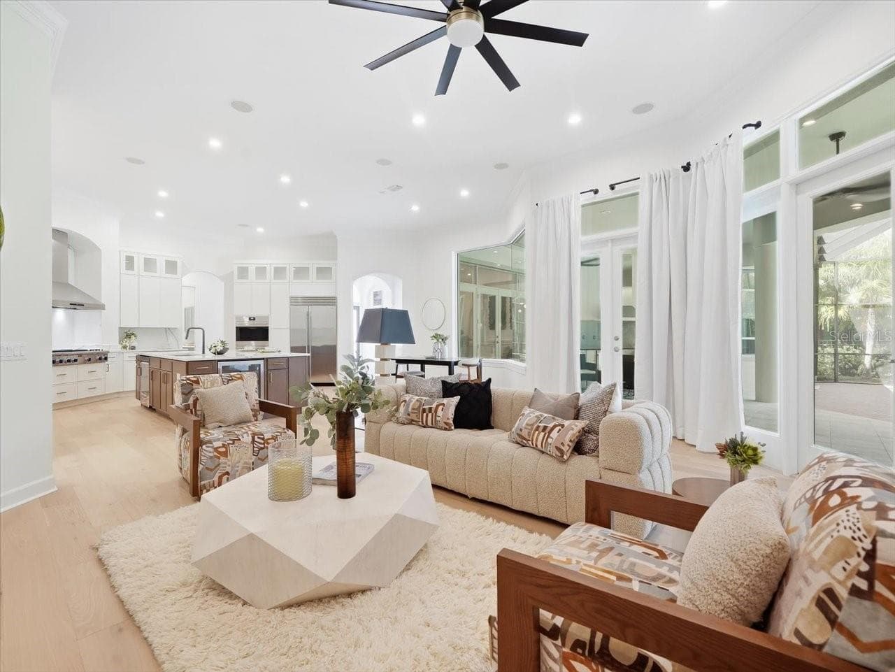 Single Family Residence at 11805 SHIRE WYCLIFFE CT, TAMPA, photo 8 of 48