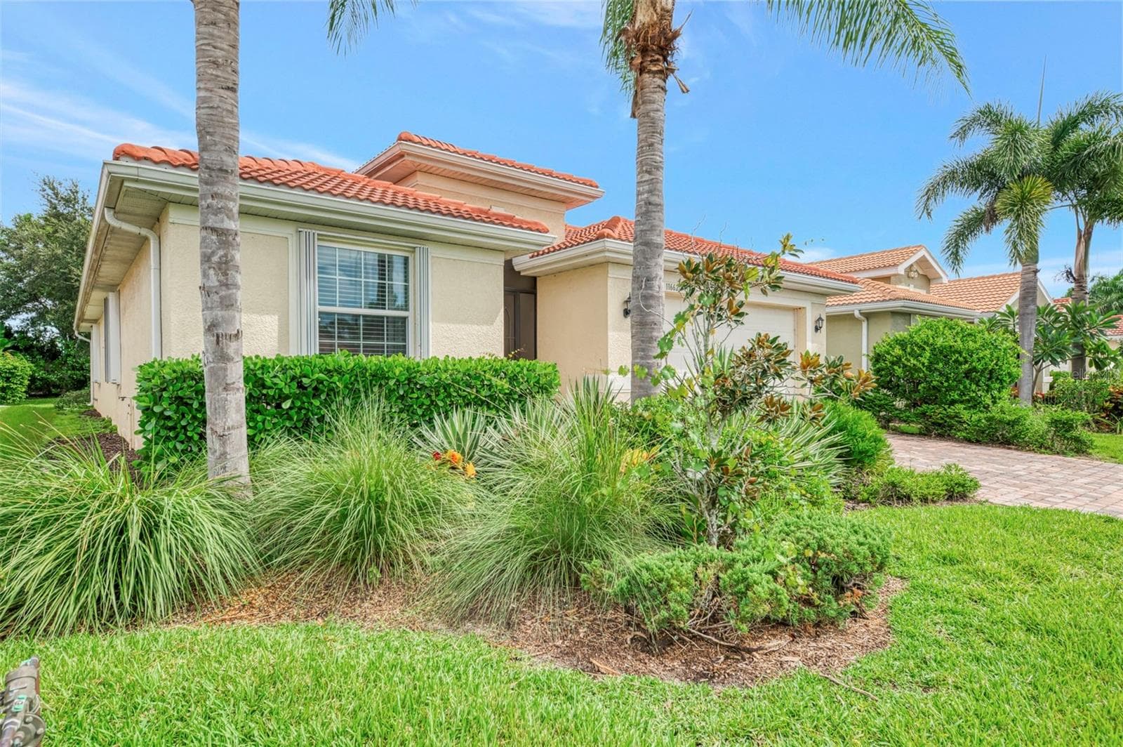 Single Family Residence at 11662 PARROTFISH ST, VENICE, photo 3 of 79