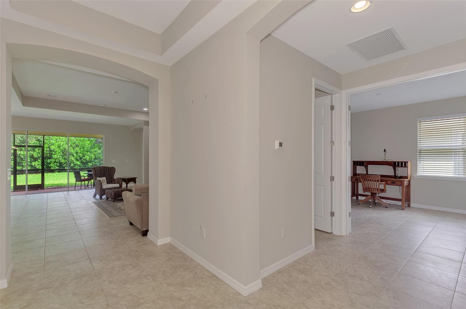 Single Family Residence at 11662 PARROTFISH ST, VENICE, photo 11 of 79