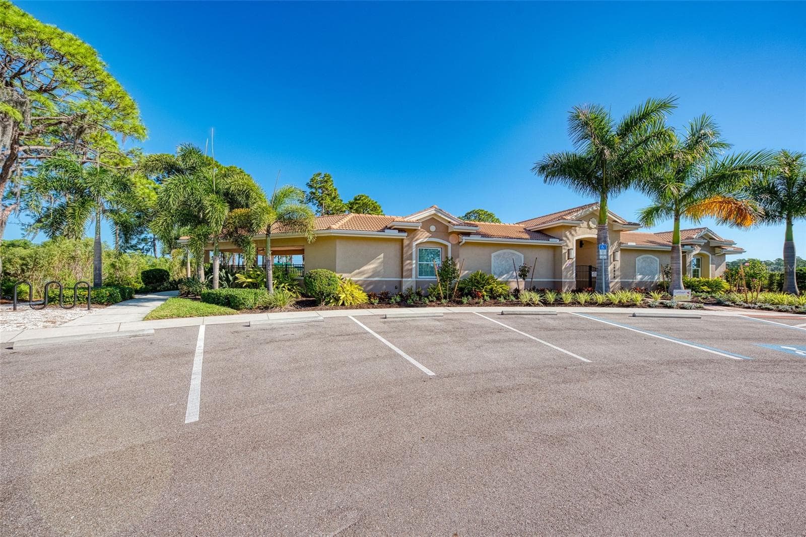 Single Family Residence at 11662 PARROTFISH ST, VENICE, photo 67 of 79