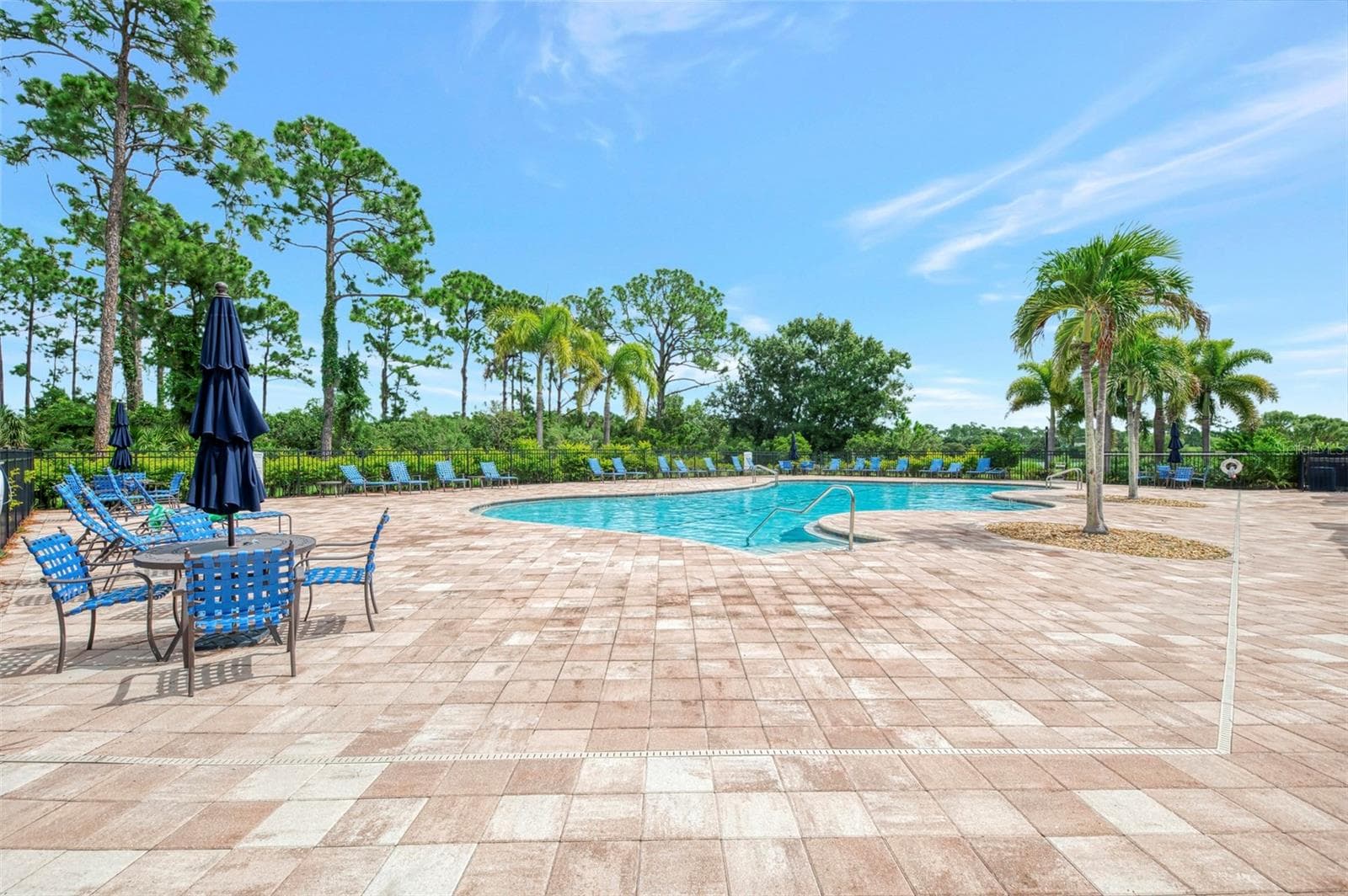 Single Family Residence at 11662 PARROTFISH ST, VENICE, photo 68 of 79