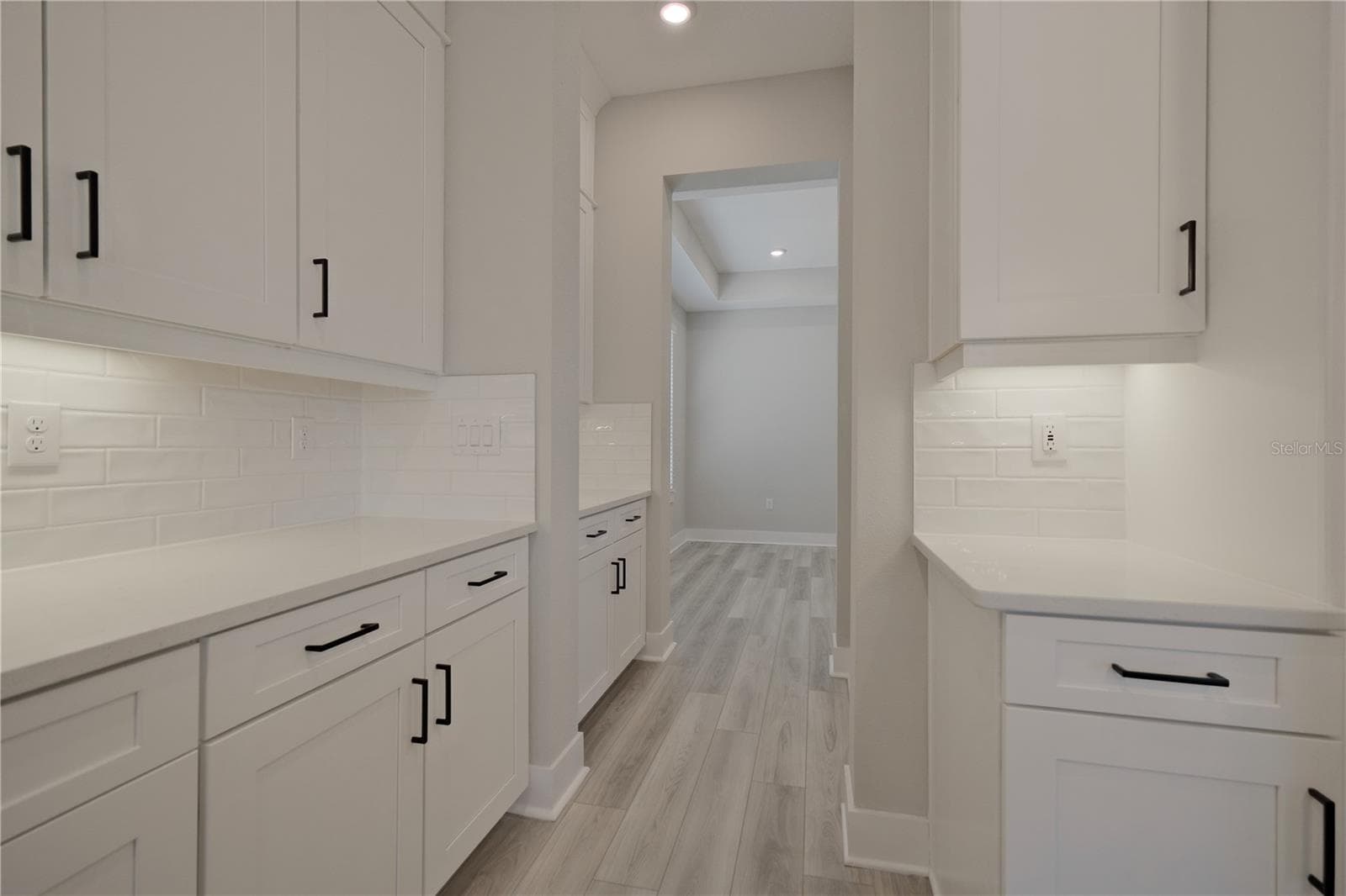BUTLER'S PANTRY - 7328 GREAT EGRET BLVD, SARASOTA