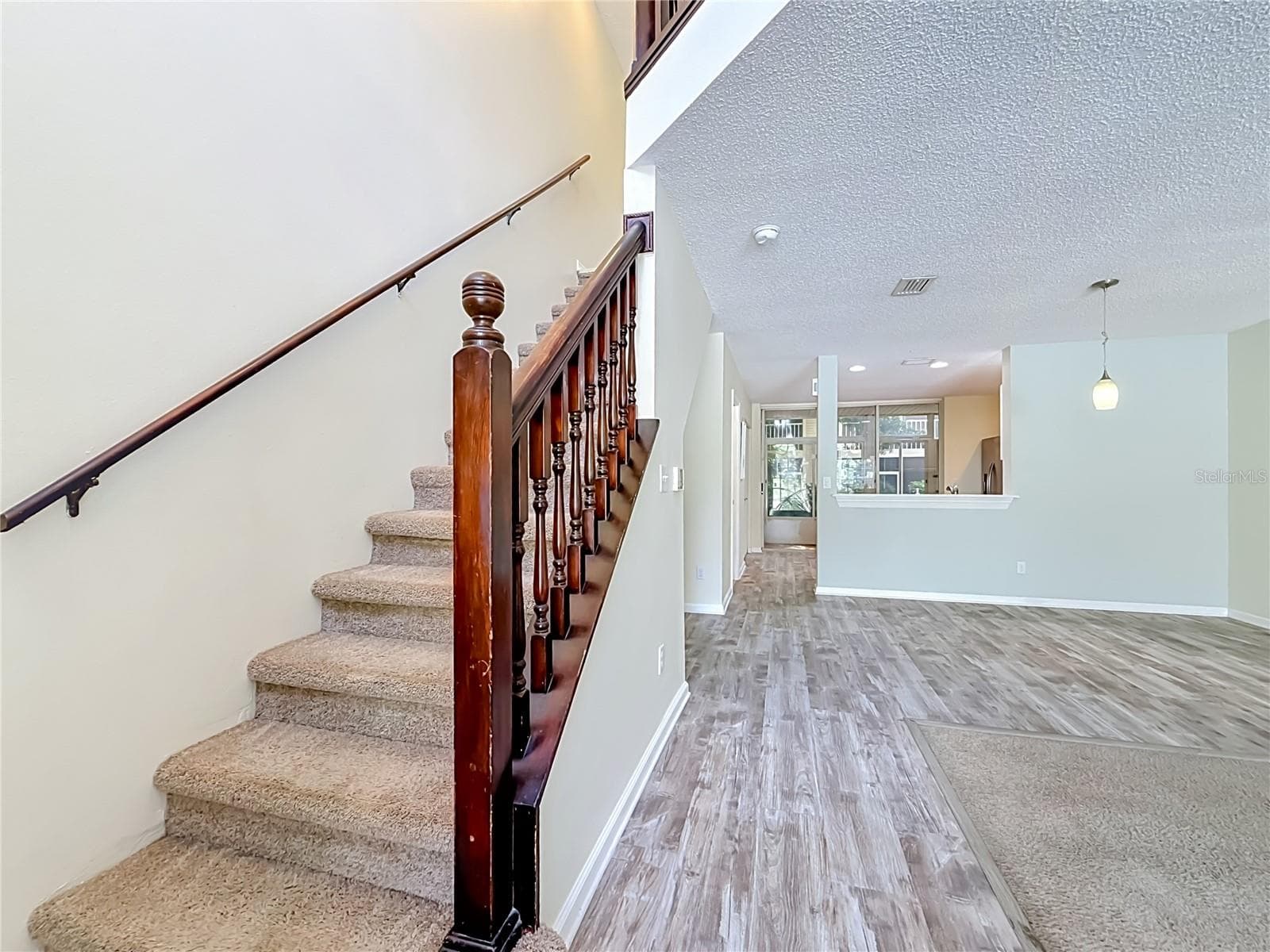 Interior Entry - 2106 CLOVER HILL RD, PALM HARBOR