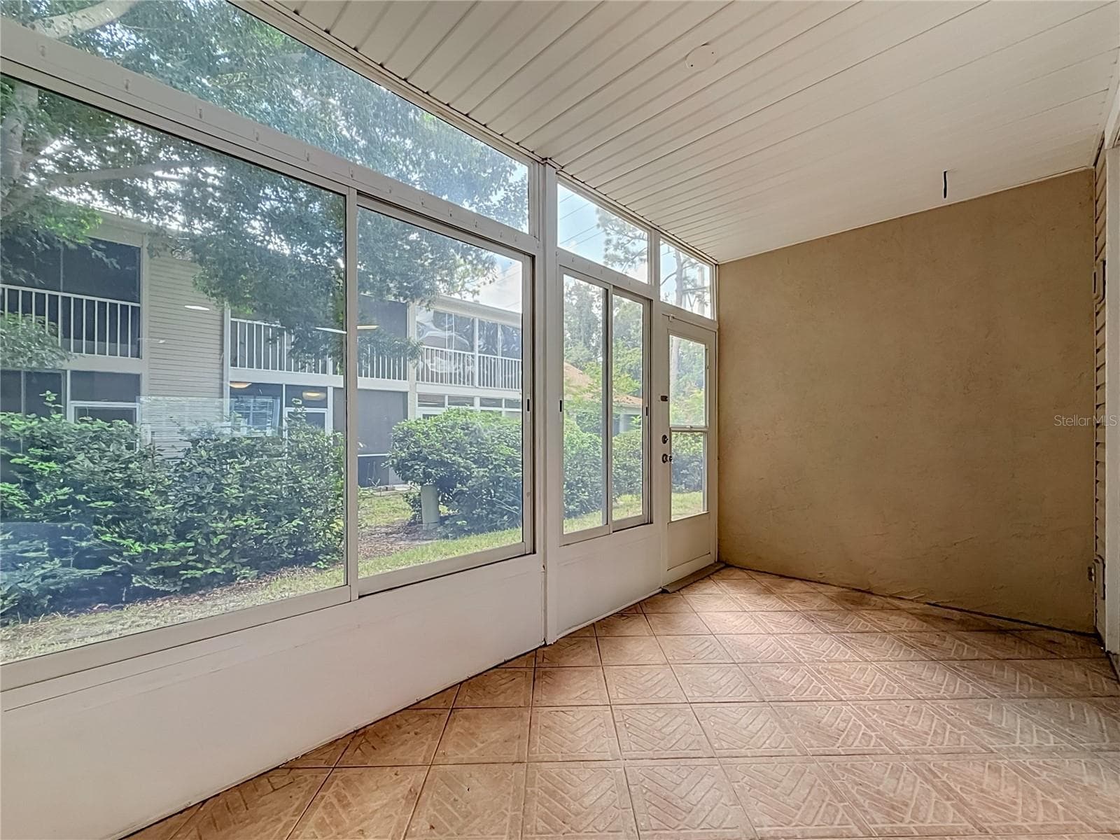 Patio off Kichen - 2106 CLOVER HILL RD, PALM HARBOR