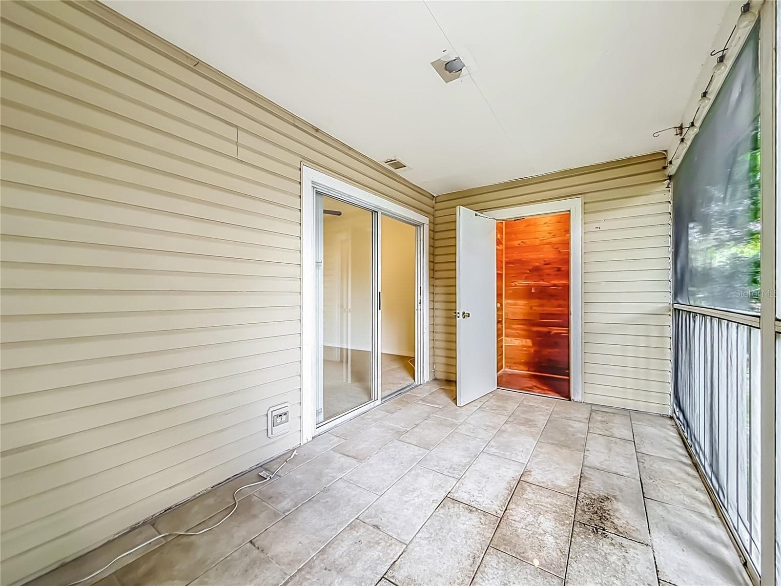 Primary Balcony Closet - 2106 CLOVER HILL RD, PALM HARBOR