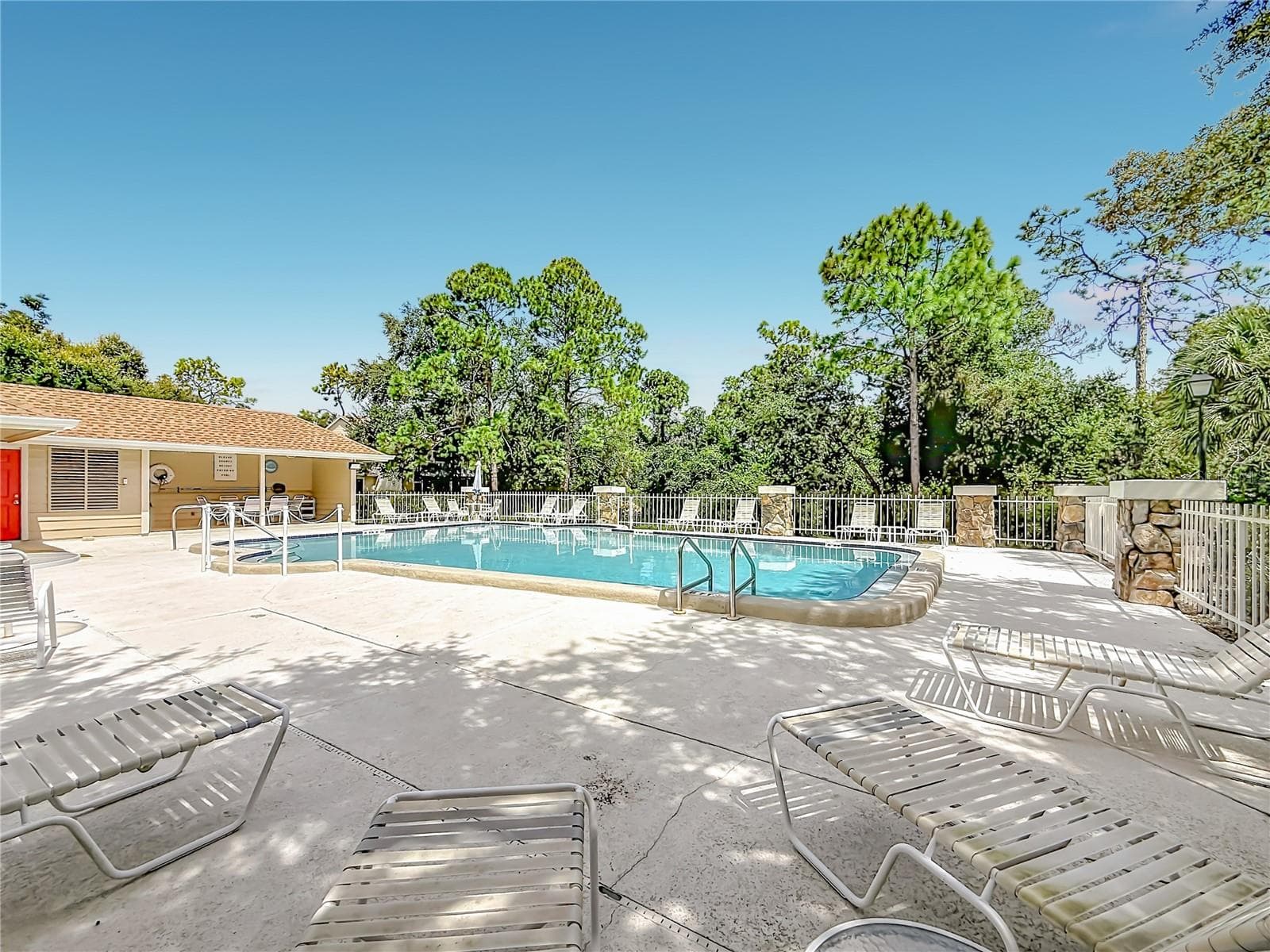 Community Pool - 2106 CLOVER HILL RD, PALM HARBOR