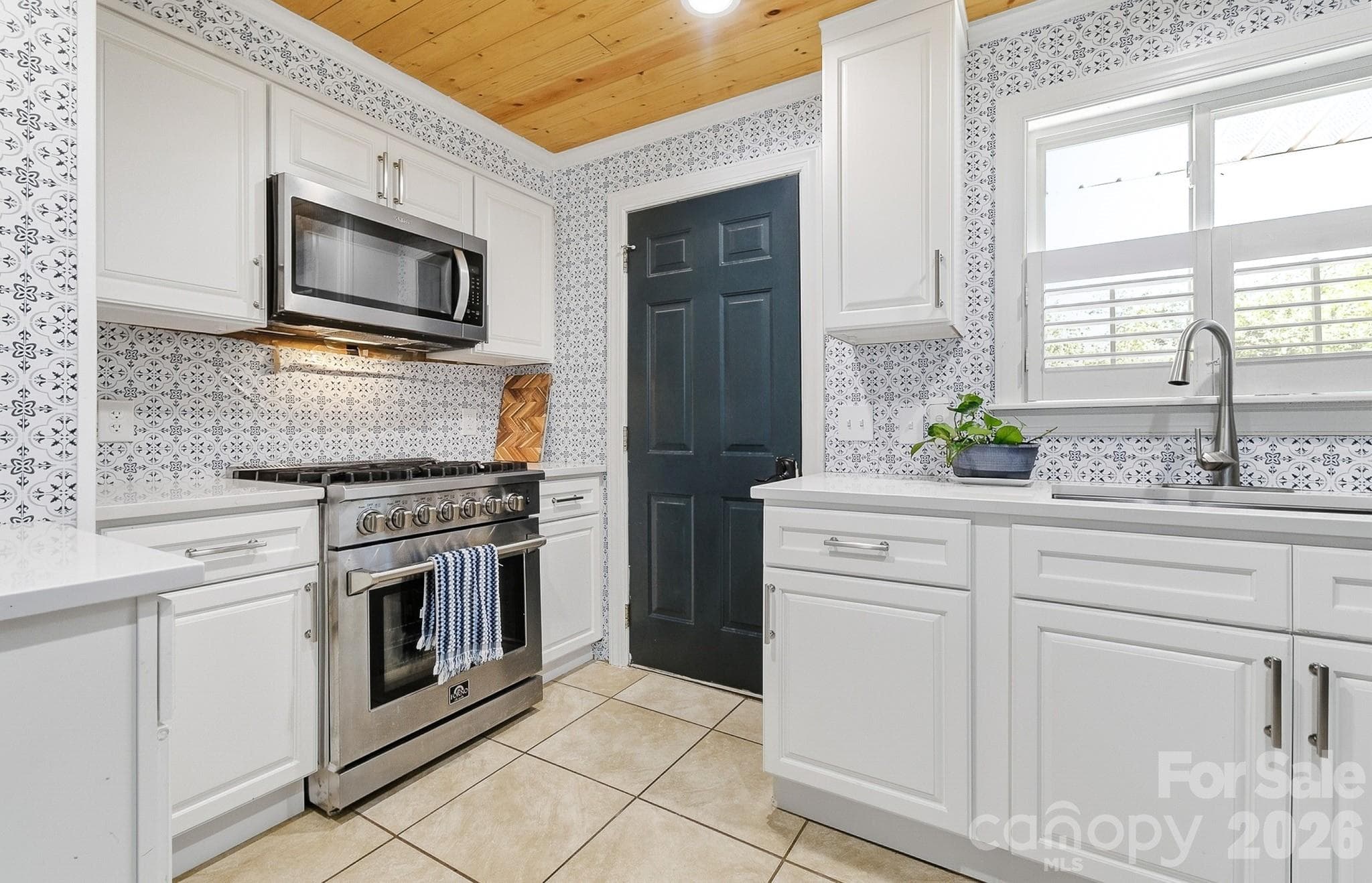 Single Family Residence at 312 Jack Street, Hendersonville, photo 10 of 48