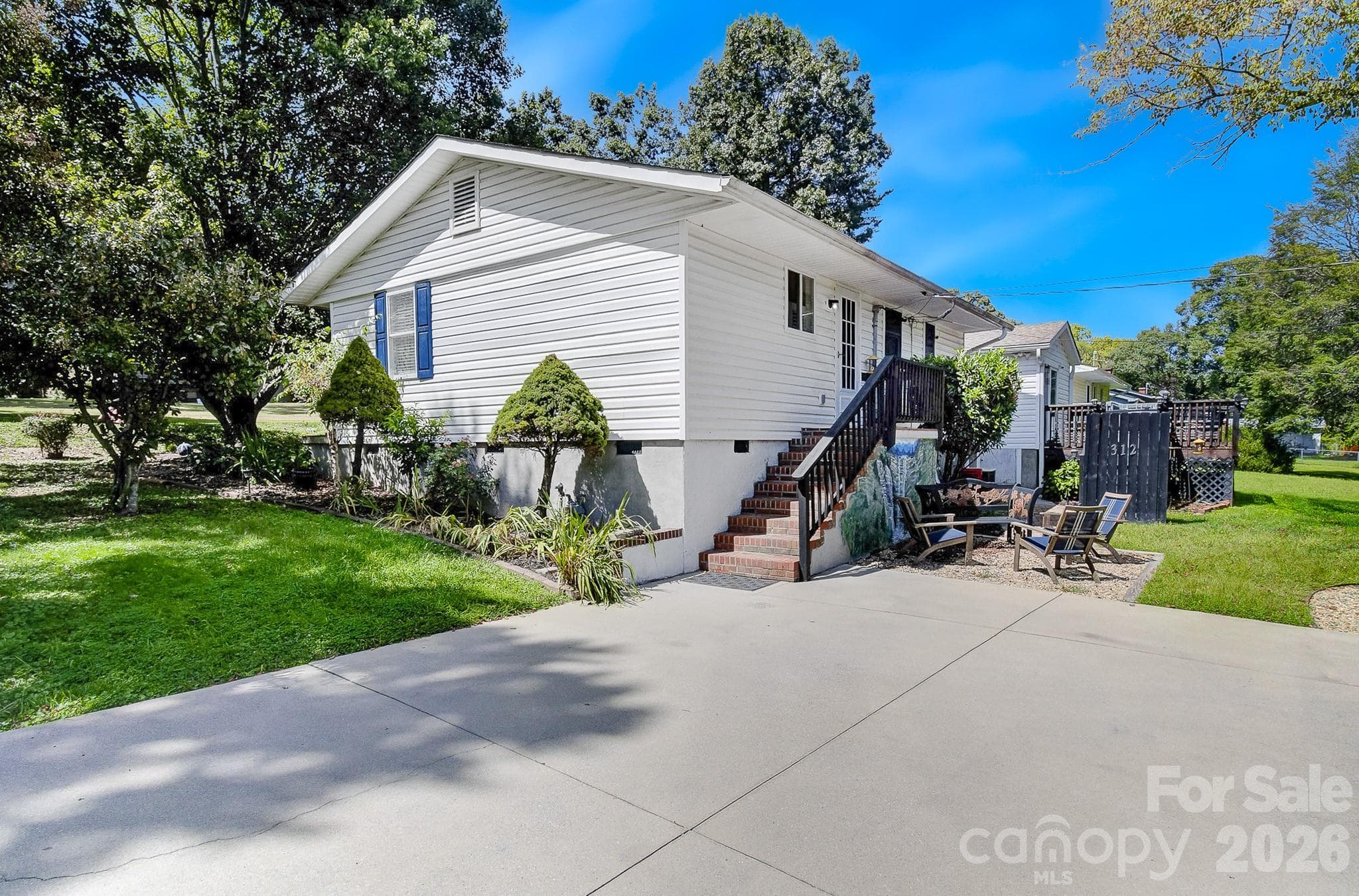 Single Family Residence at 312 Jack Street, Hendersonville, photo 20 of 48