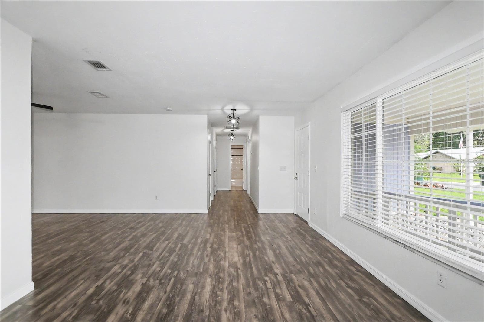 Living room - 436 NE 47TH CT, OCALA