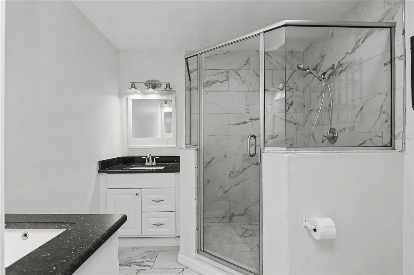 Master bathroom - 436 NE 47TH CT, OCALA