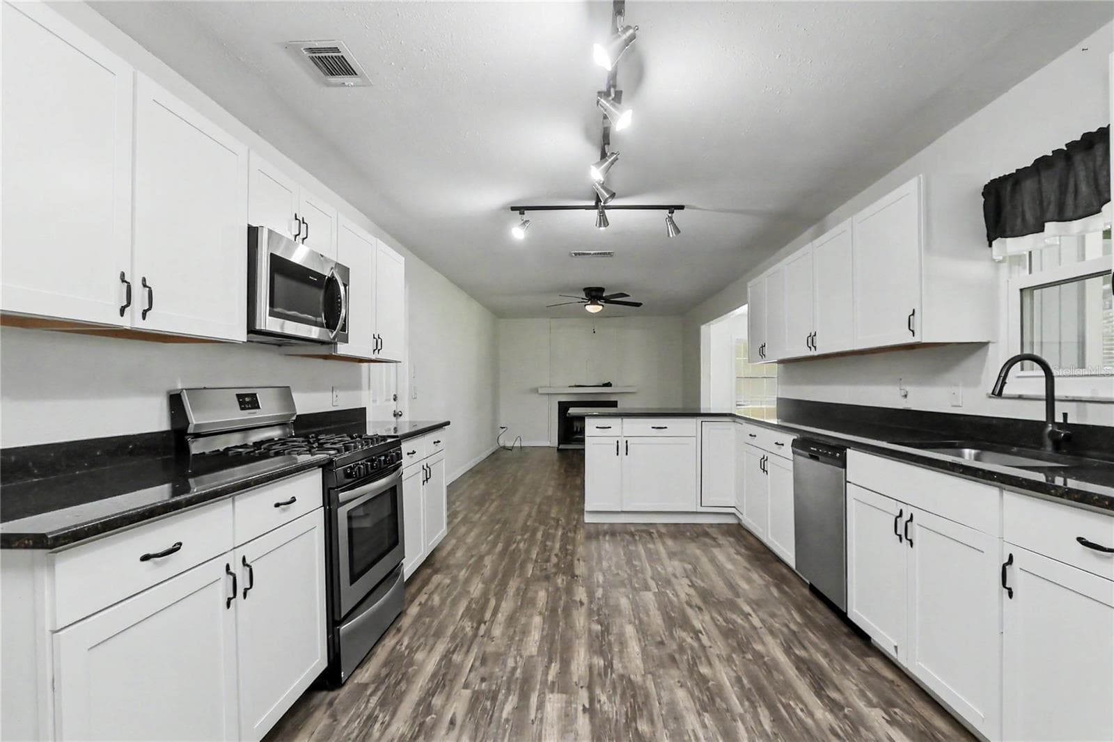 Kitchen - 436 NE 47TH CT, OCALA
