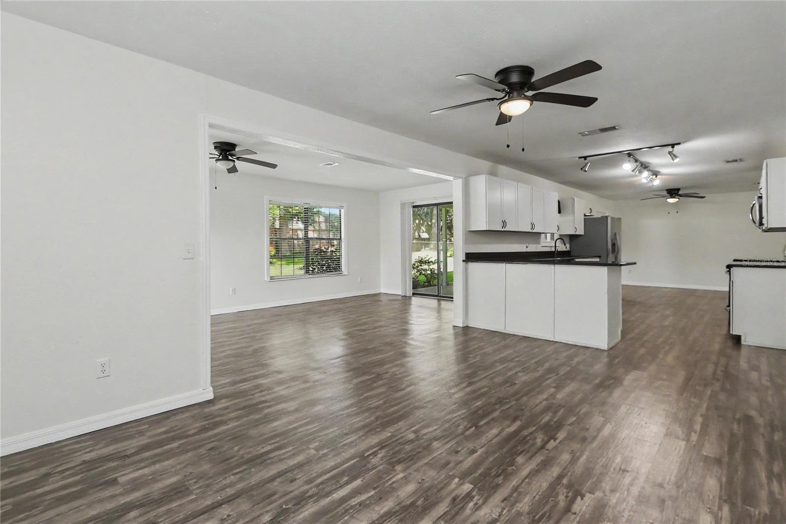 Family room - 436 NE 47TH CT, OCALA
