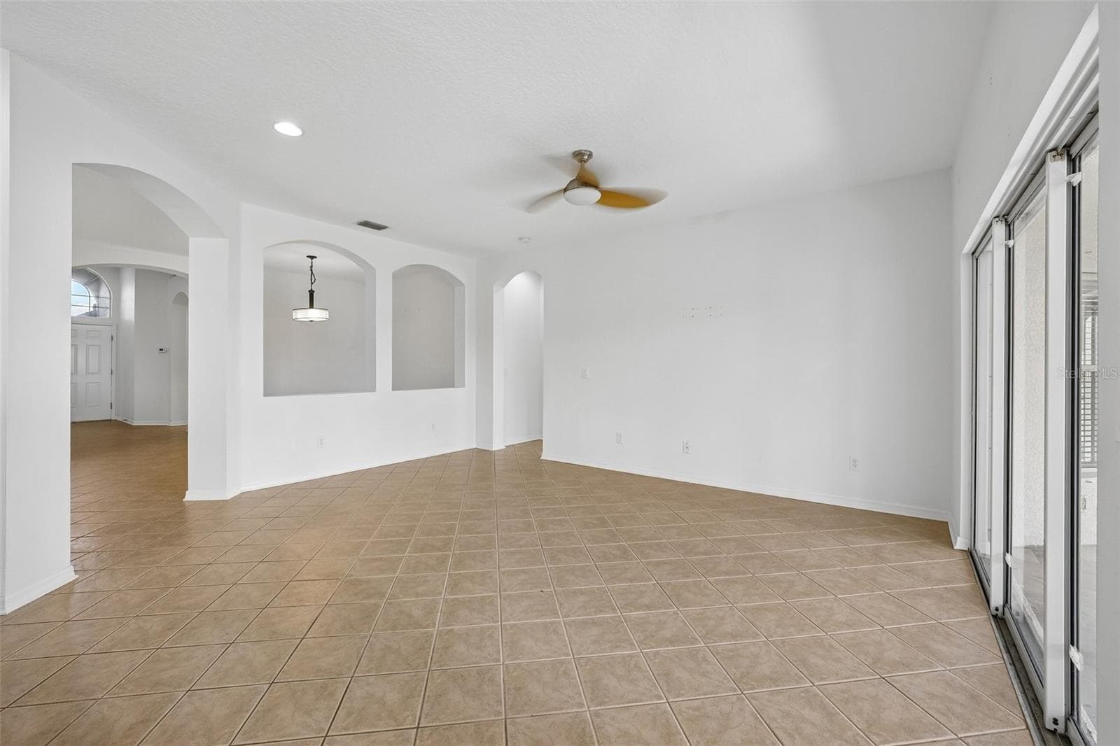 Single Family Residence at 1810 MIRA LAGO CIR, RUSKIN, photo 7 of 62