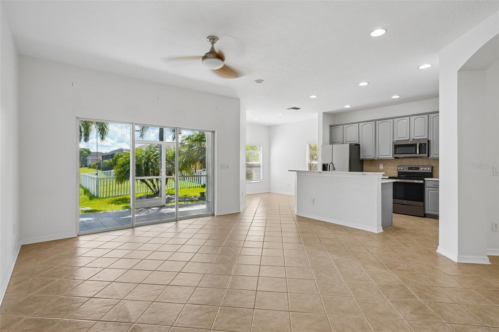 Single Family Residence at 1810 MIRA LAGO CIR, RUSKIN, photo 8 of 62