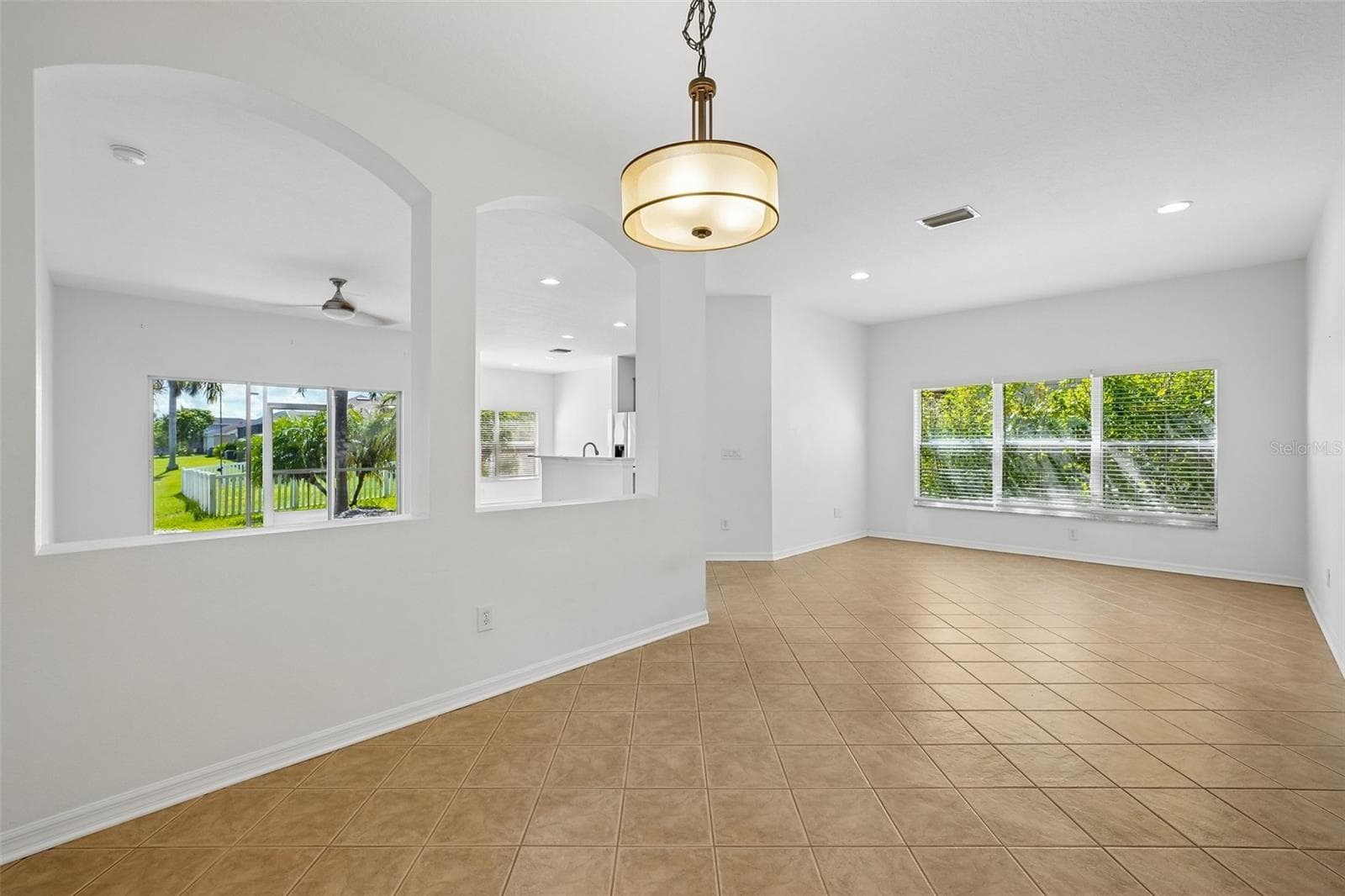 Single Family Residence at 1810 MIRA LAGO CIR, RUSKIN, photo 10 of 62