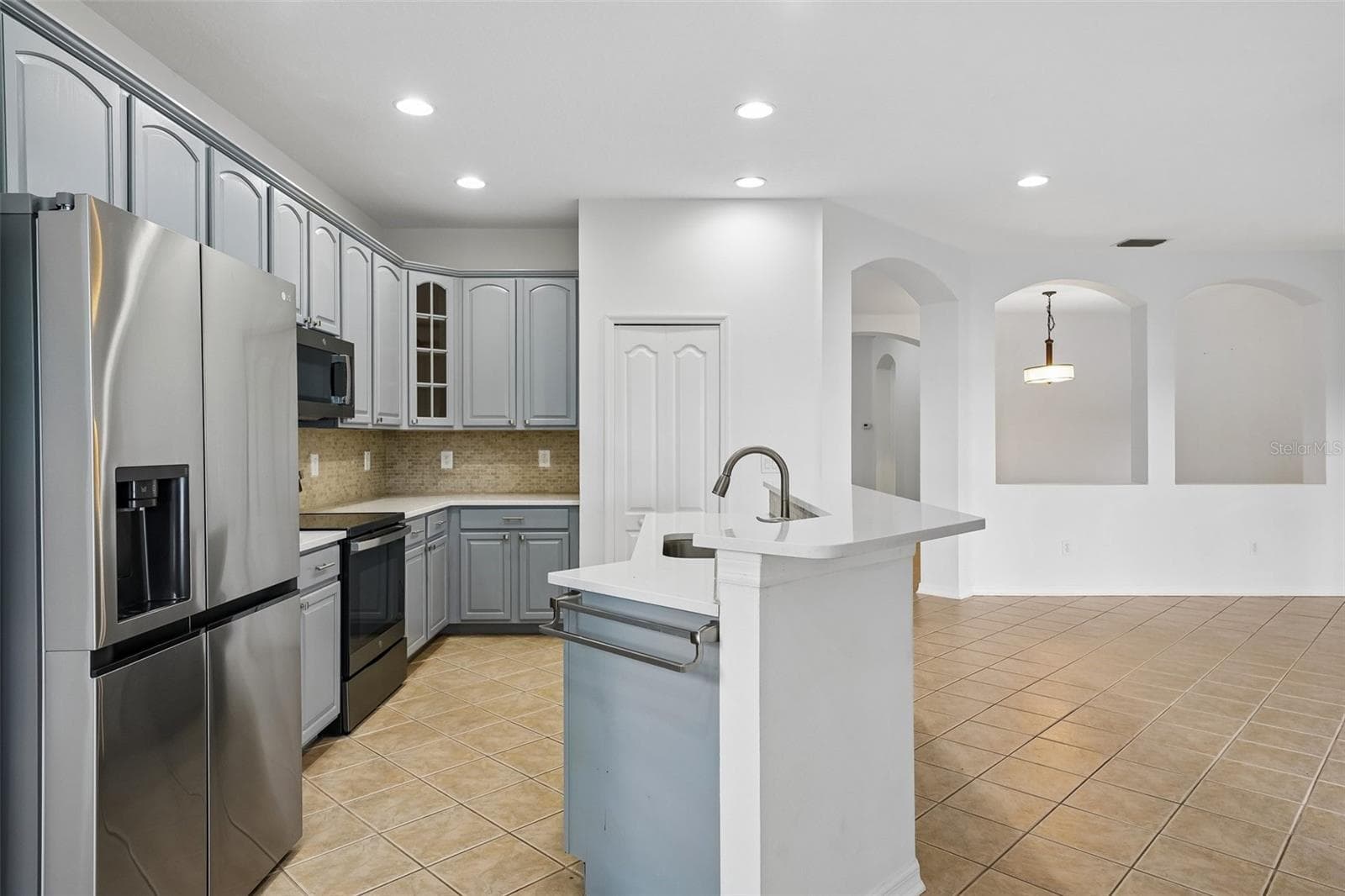 Single Family Residence at 1810 MIRA LAGO CIR, RUSKIN, photo 12 of 62