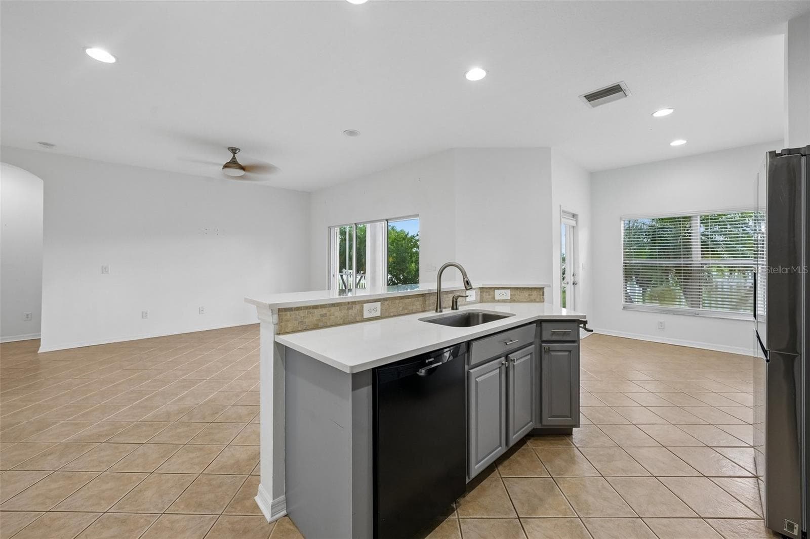 Single Family Residence at 1810 MIRA LAGO CIR, RUSKIN, photo 13 of 62